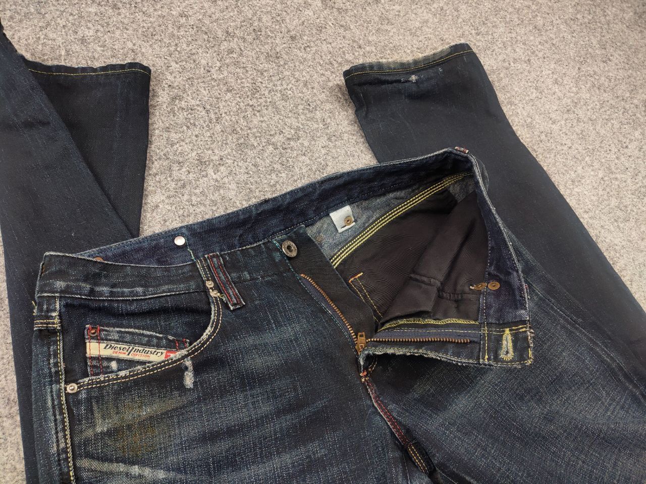 Diesel Vintage Diesel Rippy Logo Distressed Faded Denim Jeans Y2K Size 27" / US 4 / IT 40 - 11 Thumbnail