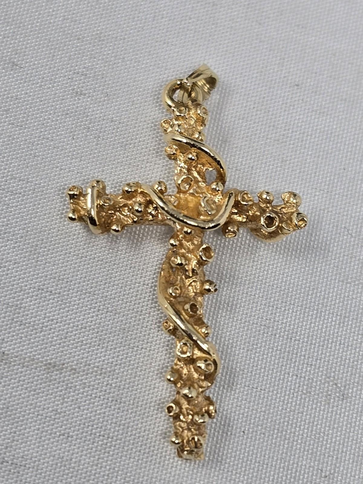The Unbranded Brand ​Vtg 14k Yellow Gold Ivy Vine Nugget Cross Pendant 3g Size ONE SIZE - 2 Thumbnail