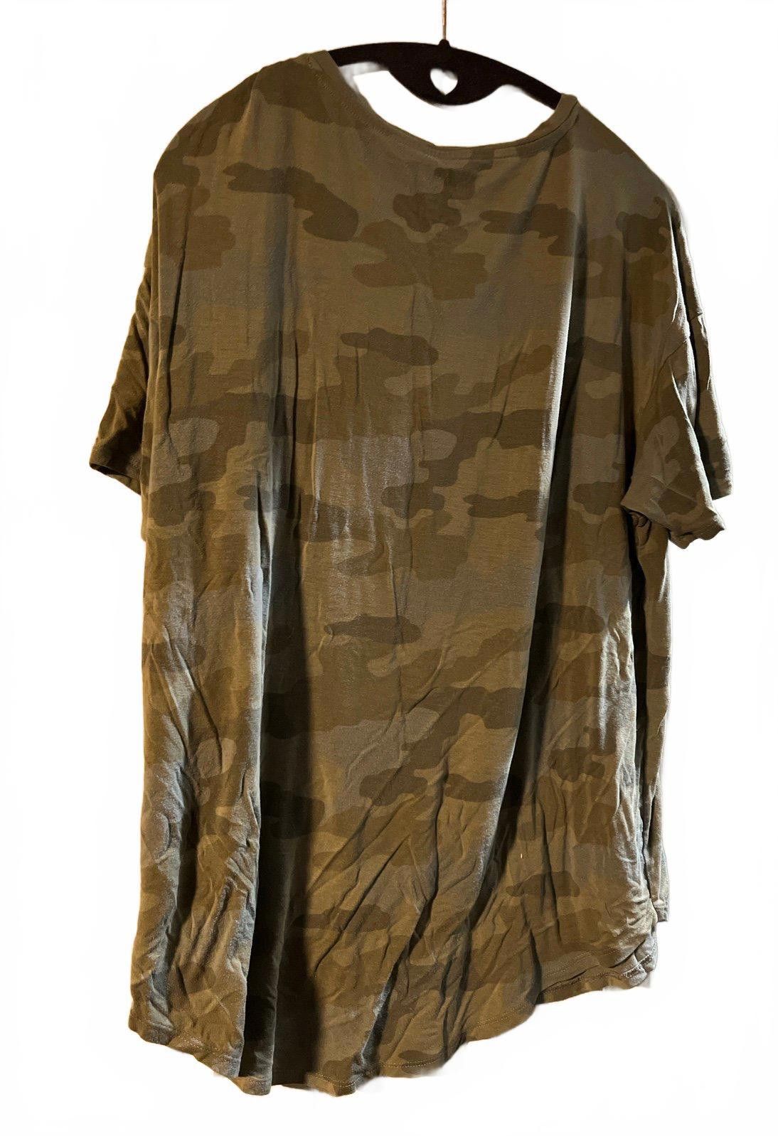 American Eagle Outfitters American Eagle Camo V-Neck Tee - Soft & Sexy Size M / US 6-8 / IT 42-44 - 3 Thumbnail
