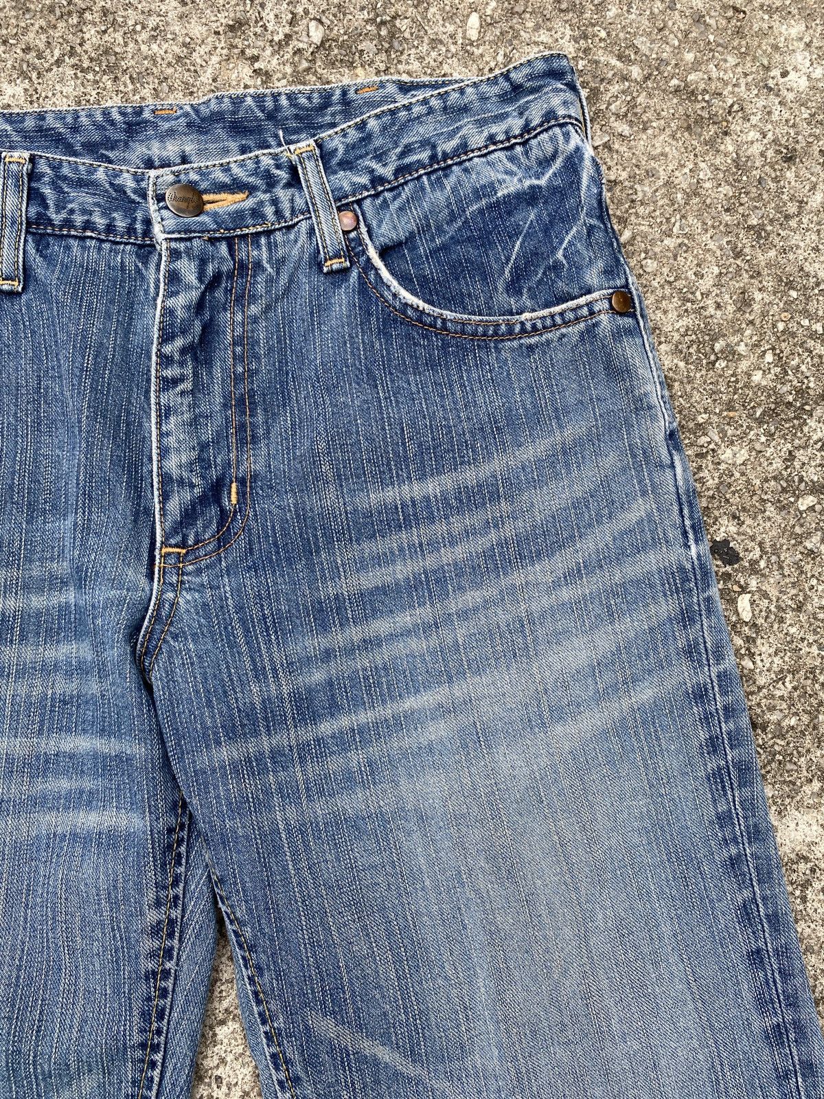If Six Was Nine × Tornado Mart × Wrangler 2000s - Wrangler Blue Washed Flare Jeans Size US 31 - 9 Thumbnail
