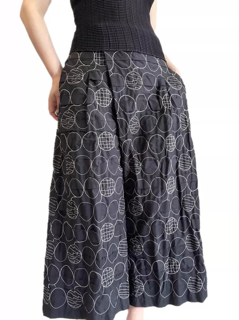 Issey Miyake Issey Miyake size:3 Black embroidered wide-leg pants Size 31" - 3 Thumbnail
