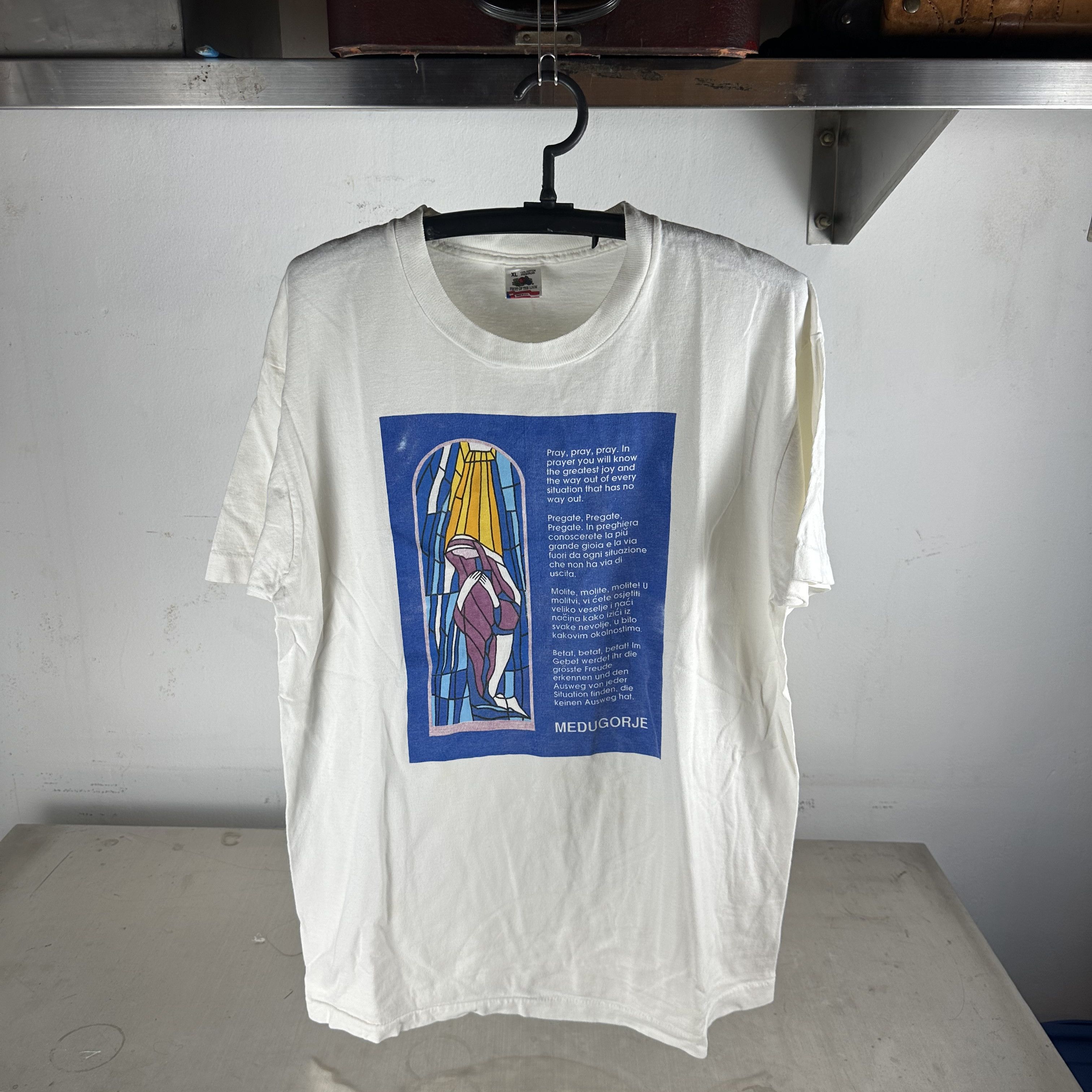 Vintage ​​90s Virgin Mary Prayer Medjugorje Pray Religious T-Shirt Size US XL / EU 56 / 4 - 1 Thumbnail