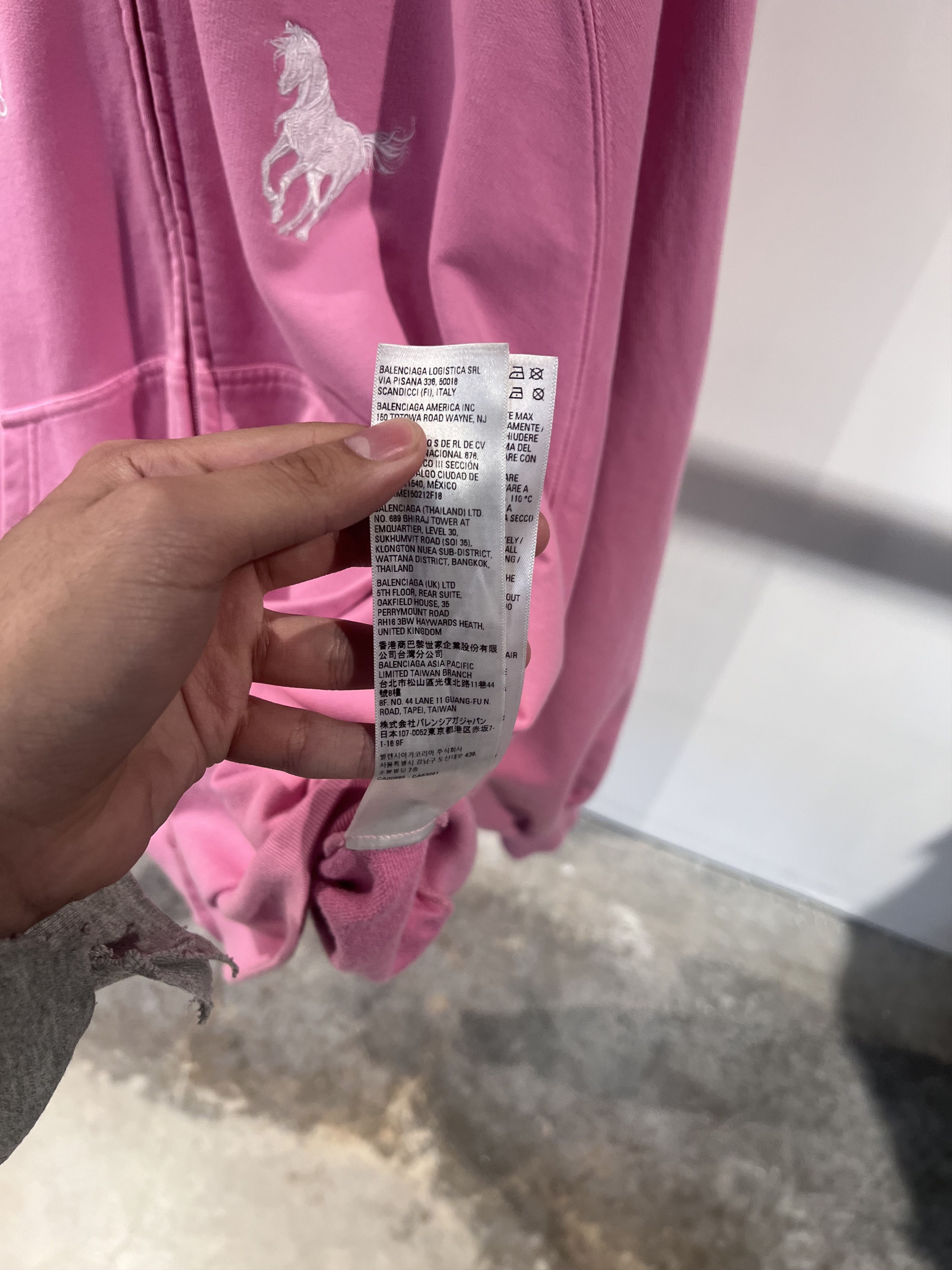 Balenciaga Balenciaga Pink Polo Zip Size US L / EU 52-54 / 3 - 9 Thumbnail