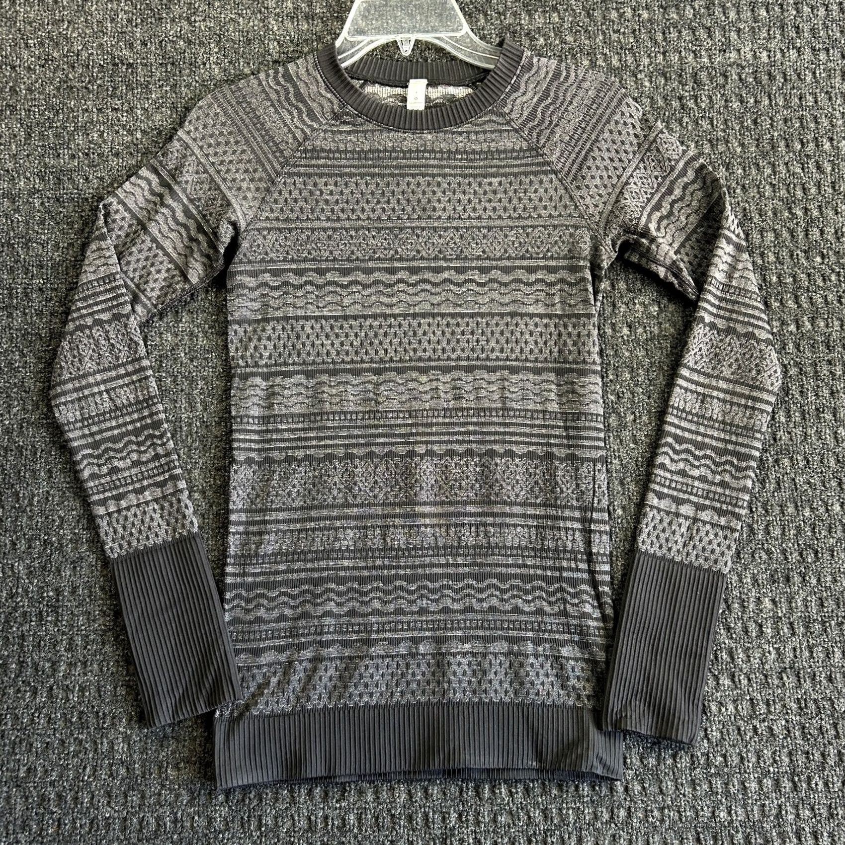 Lululemon Lululemon Top Womens 4 Gray Rest Less Pullover Size Thumbholes Crewneck Athleisure Size S / US 4 / IT 40 - 2 Thumbnail