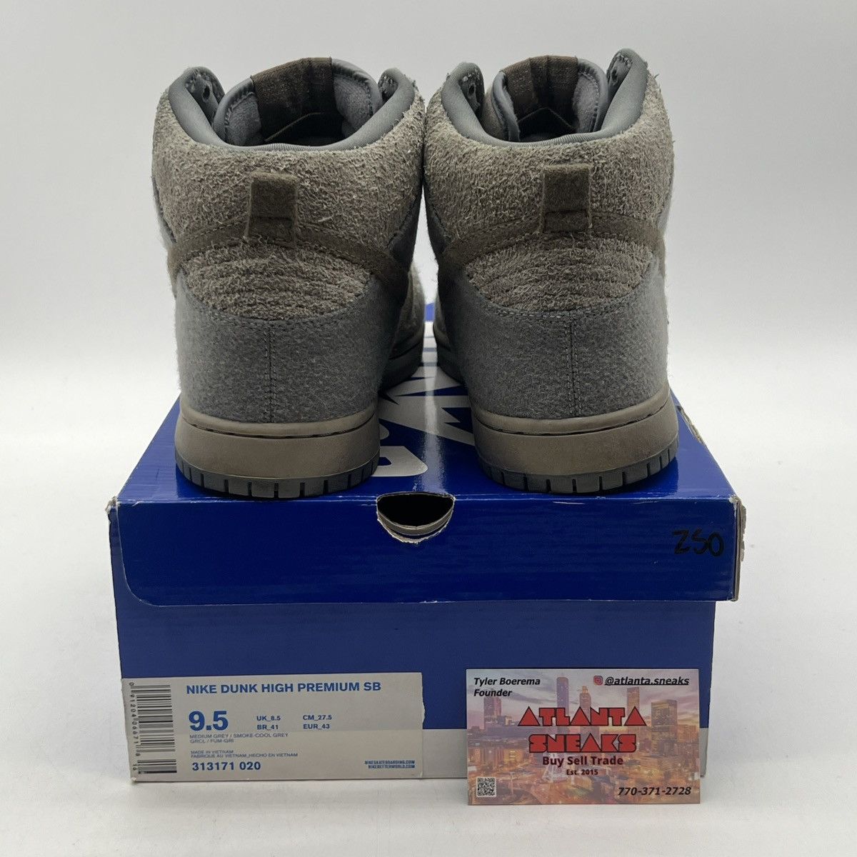 Nike Nike dunk high tauntaun Size US 9.5 / EU 42-43 - 3 Thumbnail