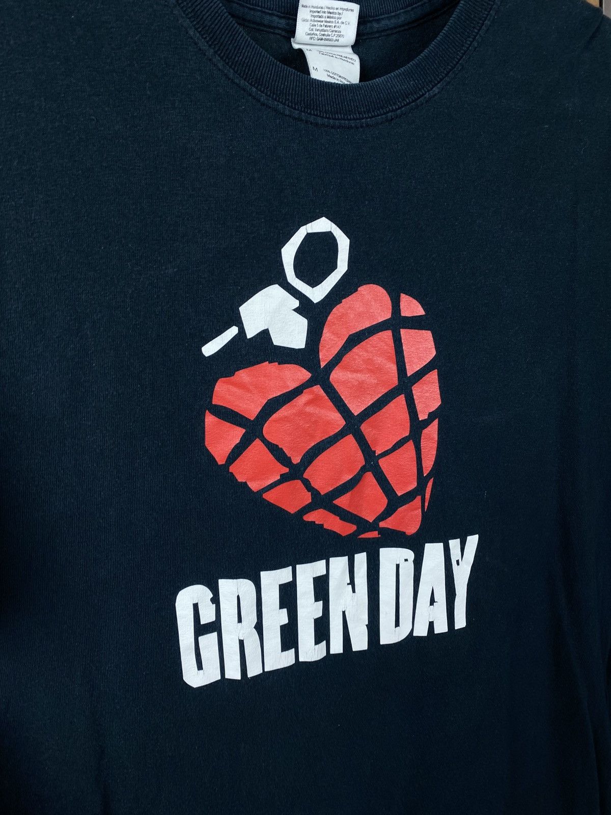 Band Tees 🎸Vintage 00s T-Shirt Green Day American Idiot Rock Band Tee🎸 Size US M / EU 48-50 / 2 - 2 Thumbnail