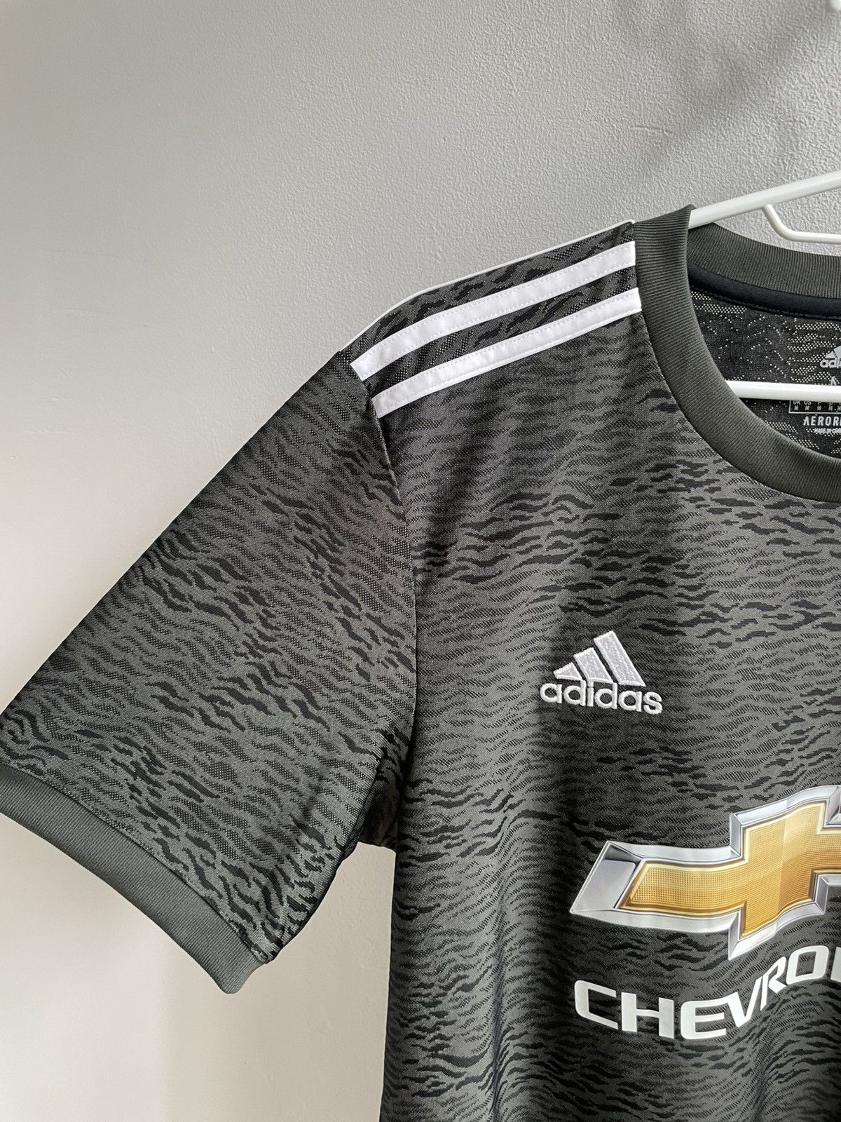 Vintage Manchester United 2020 2021 Away Football Soccer Shirt Size US M / EU 48-50 / 2 - 3 Thumbnail