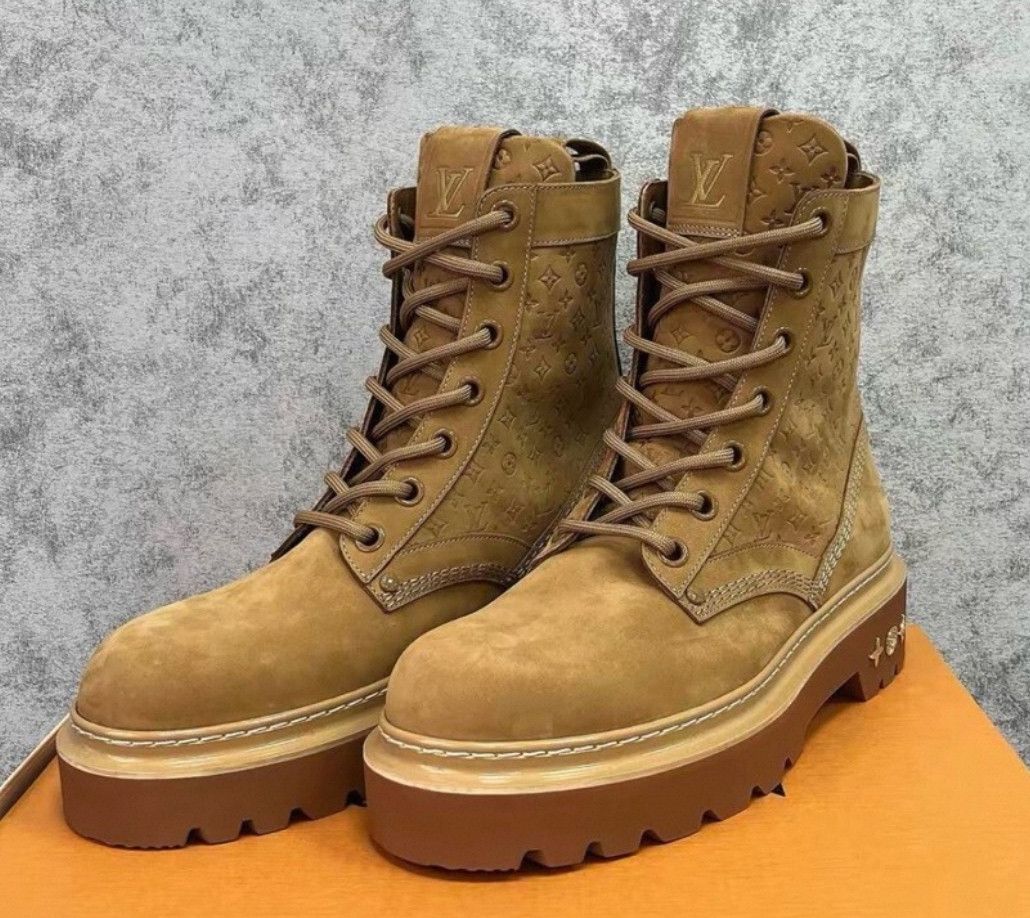 Louis Vuitton Louis Vuitton Ranger Leather Lace-Up Short Boots 0079 Size US 8.5 / EU 41-42 - 1 Thumbnail