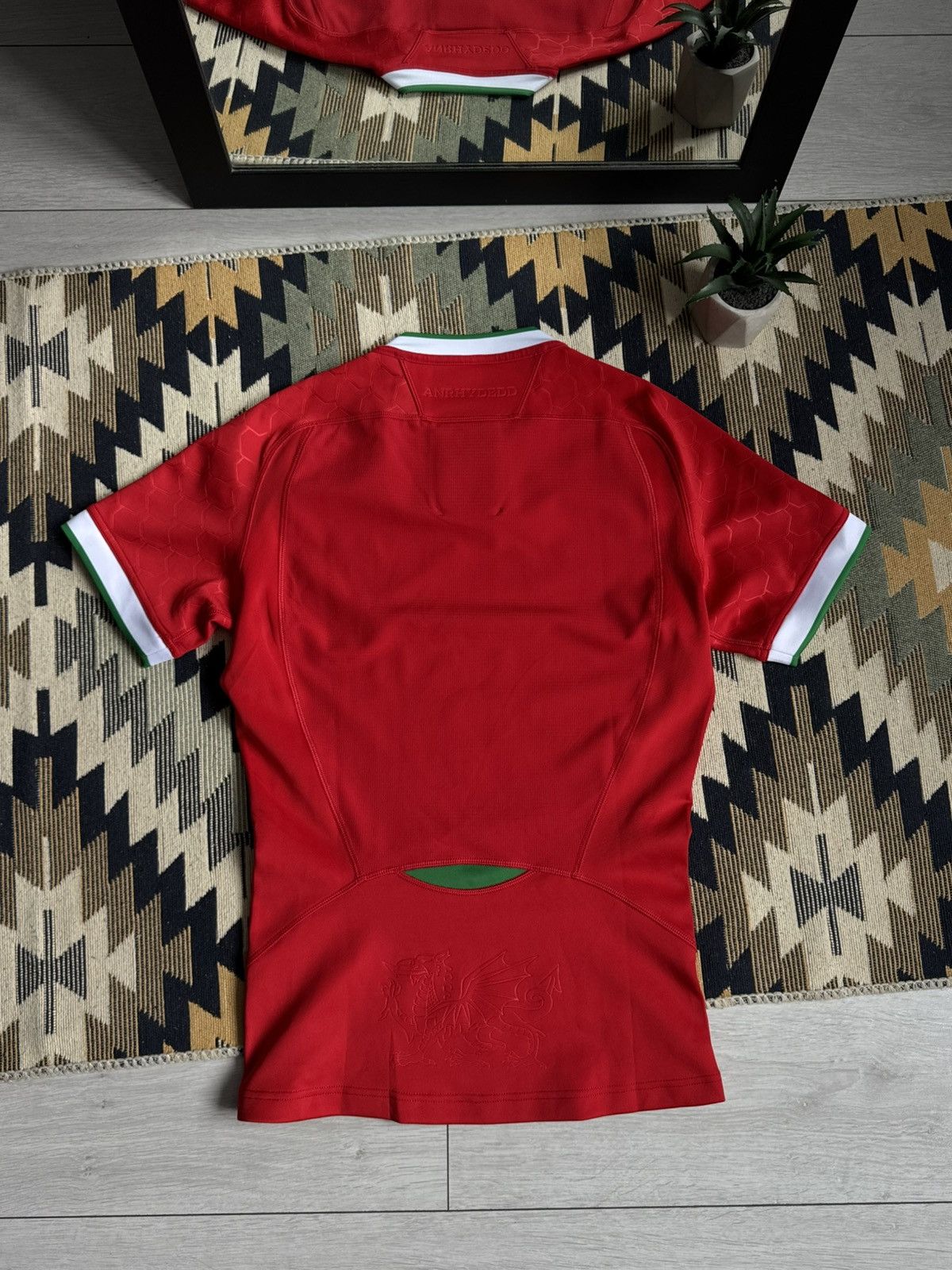 Macron Macron Wales WRU Rugby 2022-23 Jersey Size US M / EU 48-50 / 2 - 7 Thumbnail
