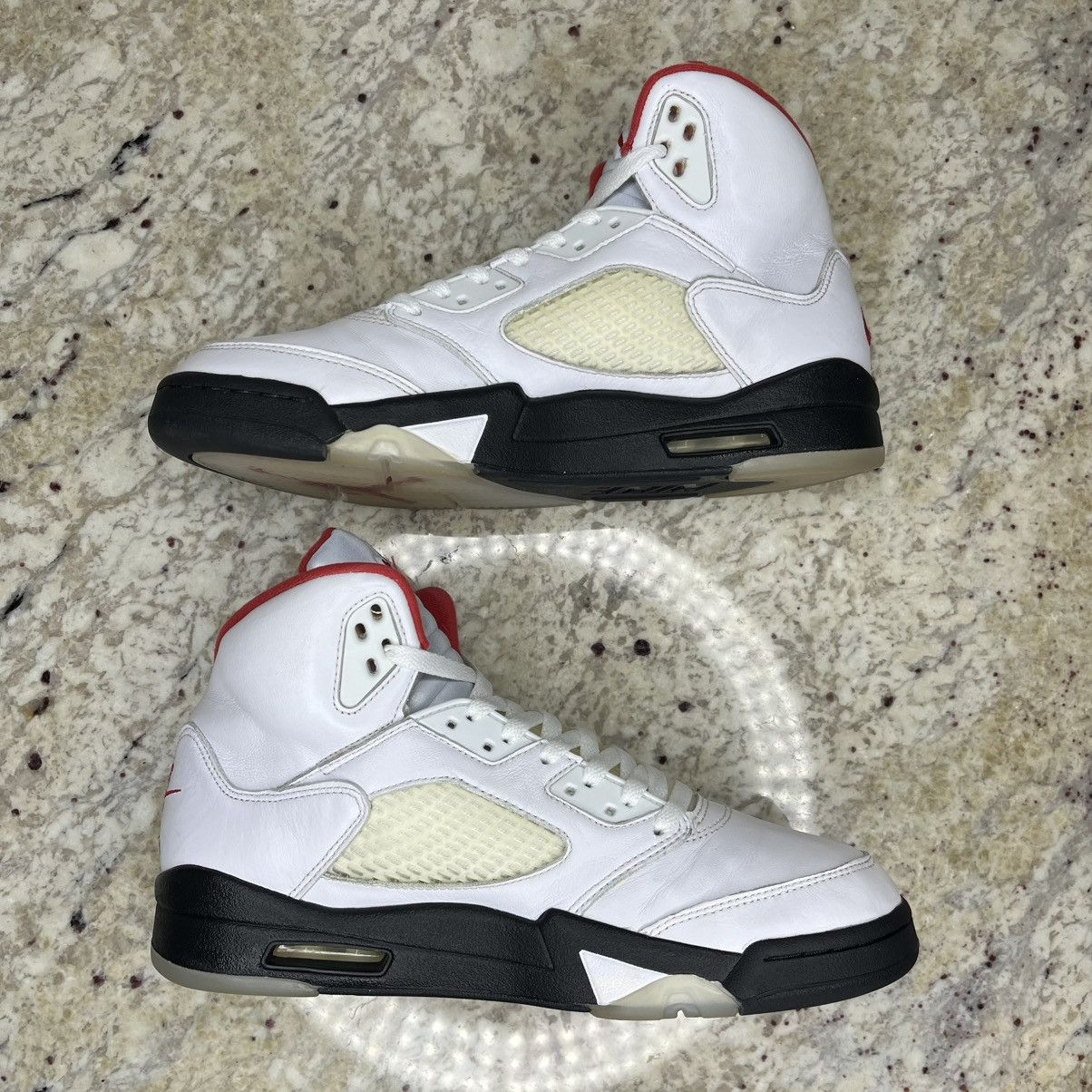 Jordan Brand Size 9.5 - Jordan 5 Retro Fire Red 2020 Clean W/Box Size US 9.5 / EU 42-43 - 3 Thumbnail