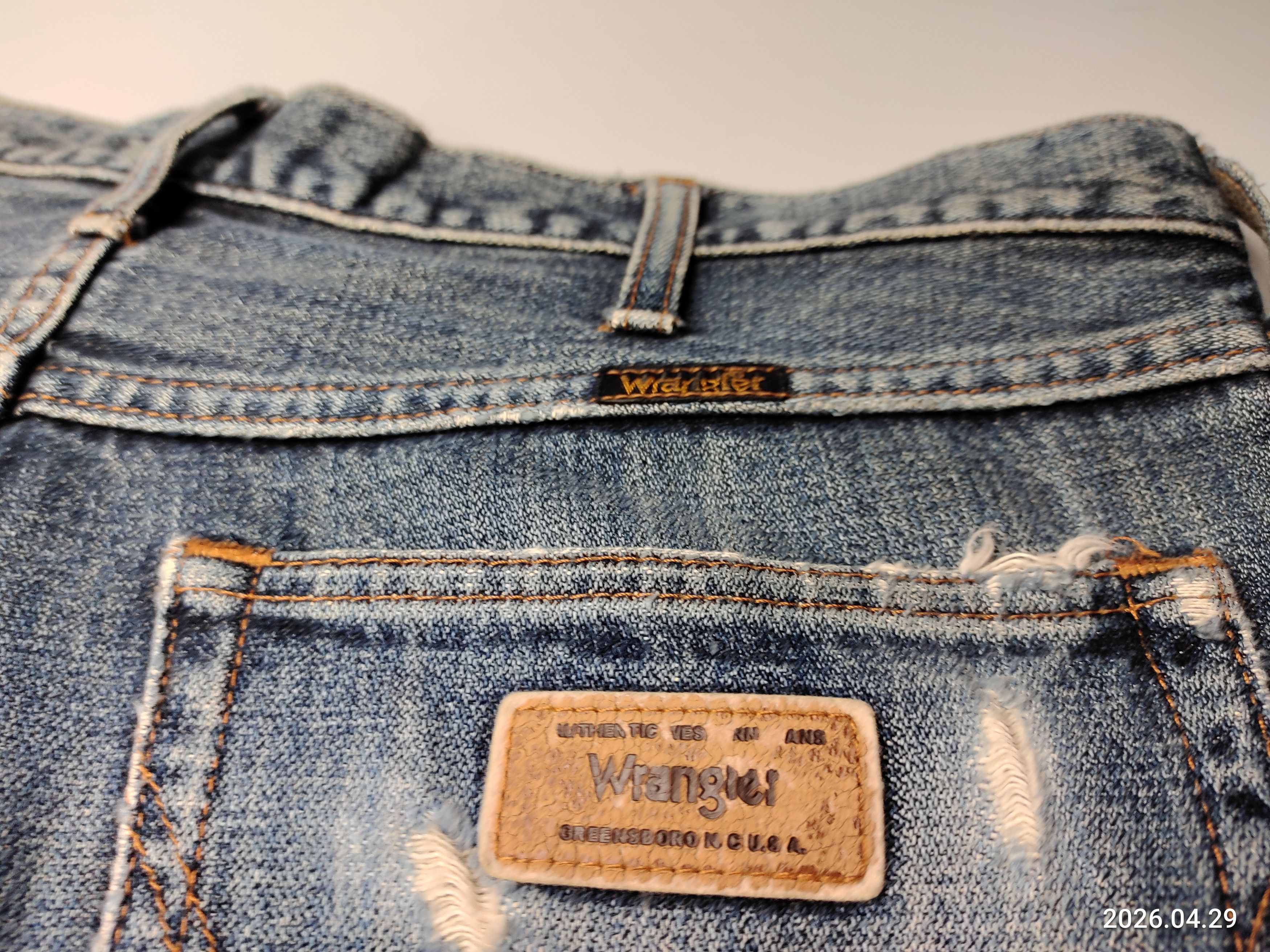 Wrangler Vintage Wrangler Jeans Blue Wash Distressed Denim Size US 34 / EU 50 - 11 Thumbnail