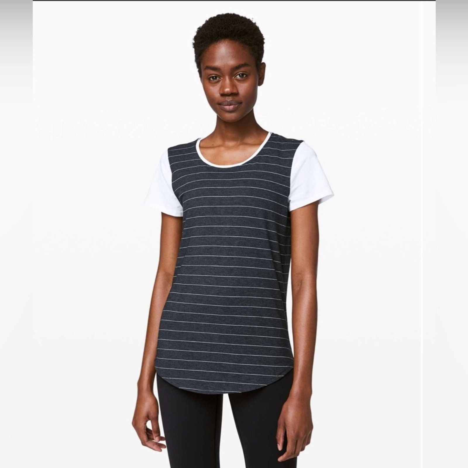 Lululemon Lululemon Love Crew III Short Sleeve Size M / US 6-8 / IT 42-44 - 1 Thumbnail