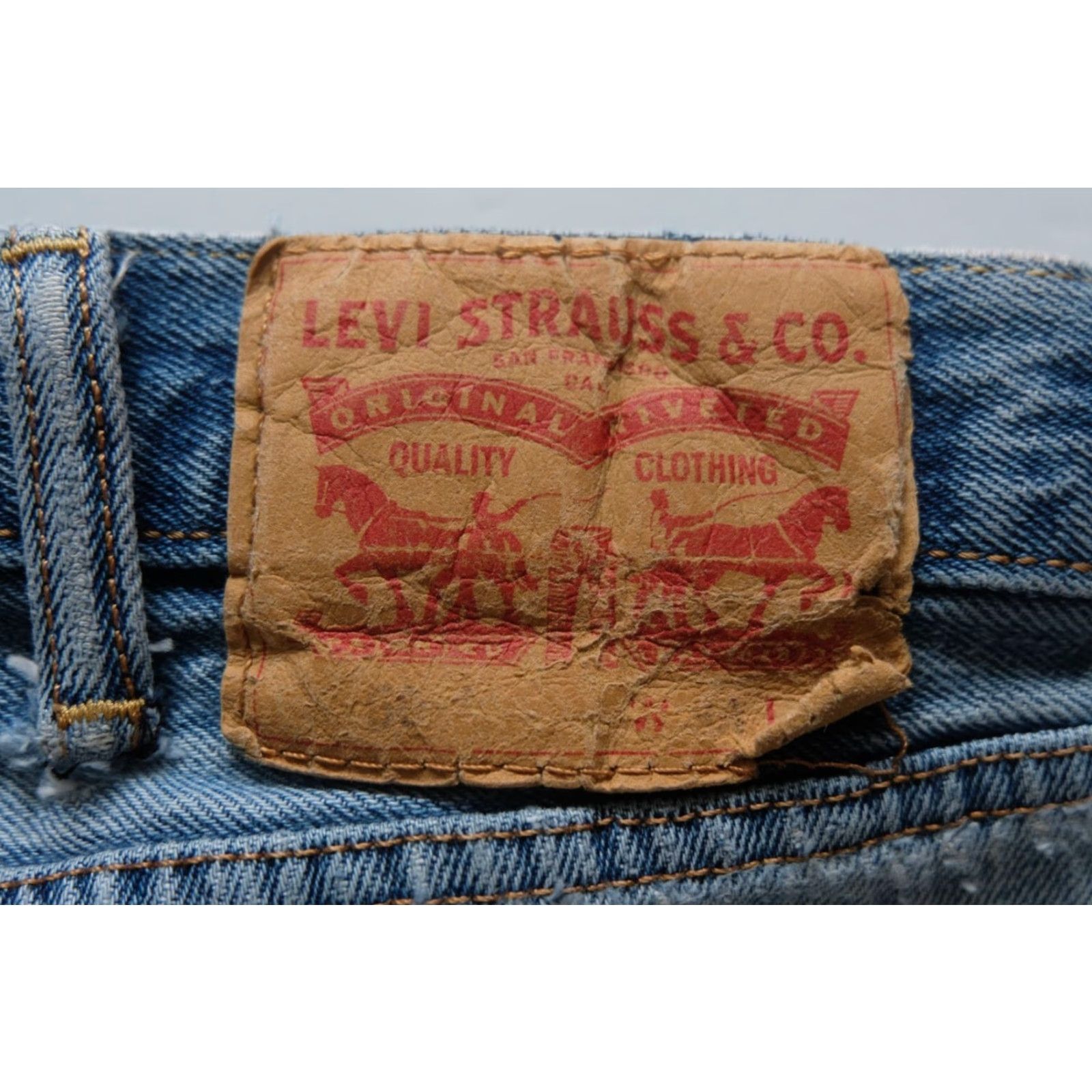 Levi's VINTAGE Levi's Strauss 501 Jeans Blue Denim VTG 90s Y2K 00s Patch Pants Men 36x32 Jeans Size US 36 / EU 52 - 6 Thumbnail