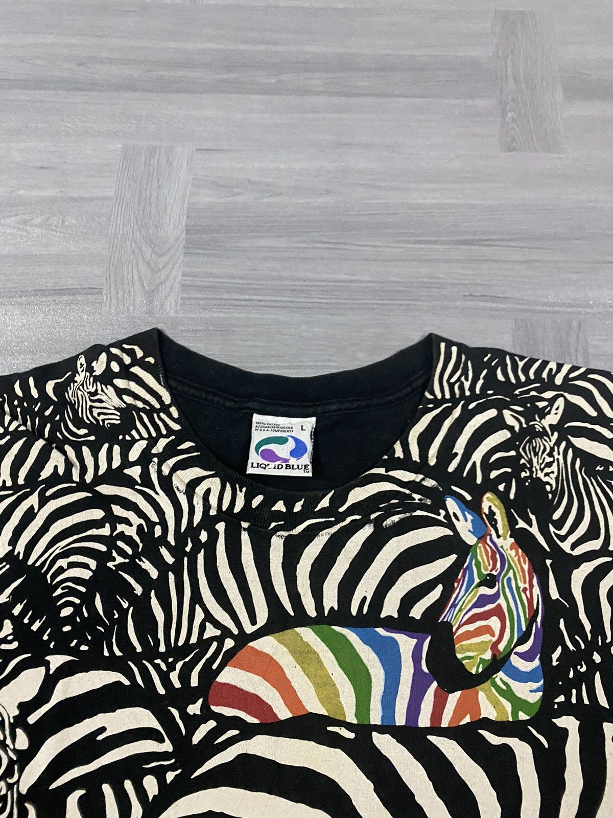 Liquid Blue Vintage 90s Liquid Blue Zebra All Over Print T-Shirt 1993 Size US L / EU 52-54 / 3 - 8 Thumbnail