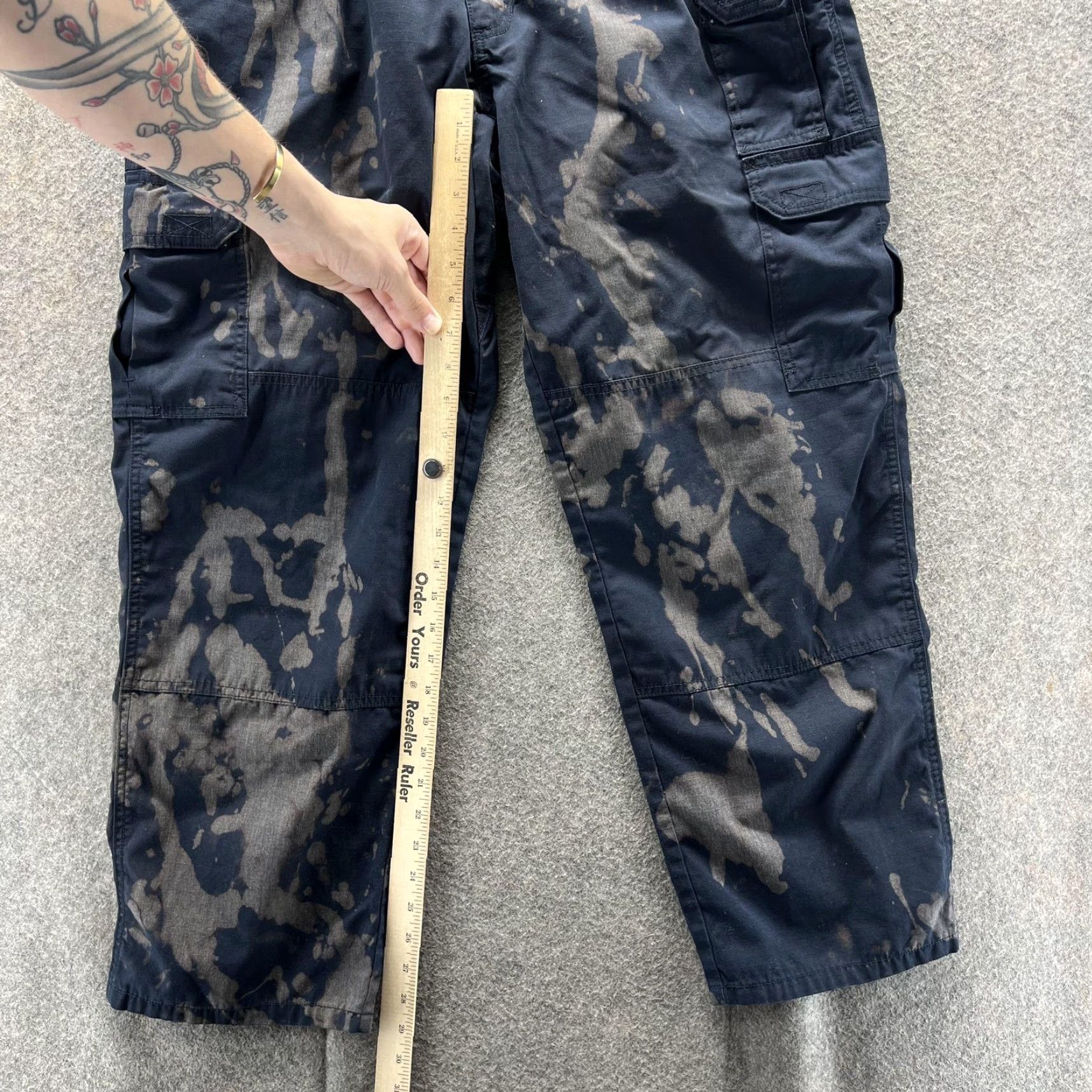 Vintage 5.11 Tactical Pants Mens 36x30 Black Cargo Ripstop Workwear Bleach Stained Size US 36 / EU 52 - 4 Thumbnail