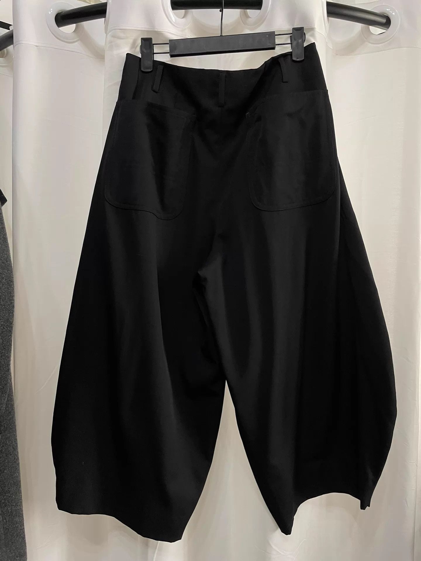 Comme des Garcons CDG HOMME PLUS Vtg Black Cropped Tapered Wide Leg Pants XS Size US 28 / EU 44 - 2 Thumbnail