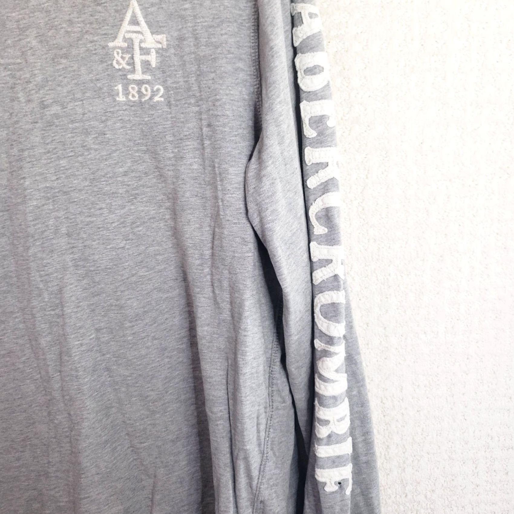 Abercrombie & Fitch Abercrombie & Fitch Shirt Mens XL Gray Muscle Long Sleeve Crewneck Size US XL / EU 56 / 4 - 6 Thumbnail