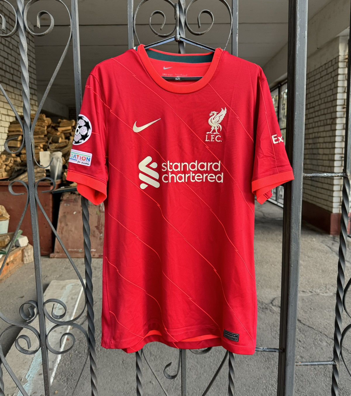 Nike Nike Liverpool 2021 Home Jersey Champions League Shirt Size US L / EU 52-54 / 3 - 1 Thumbnail