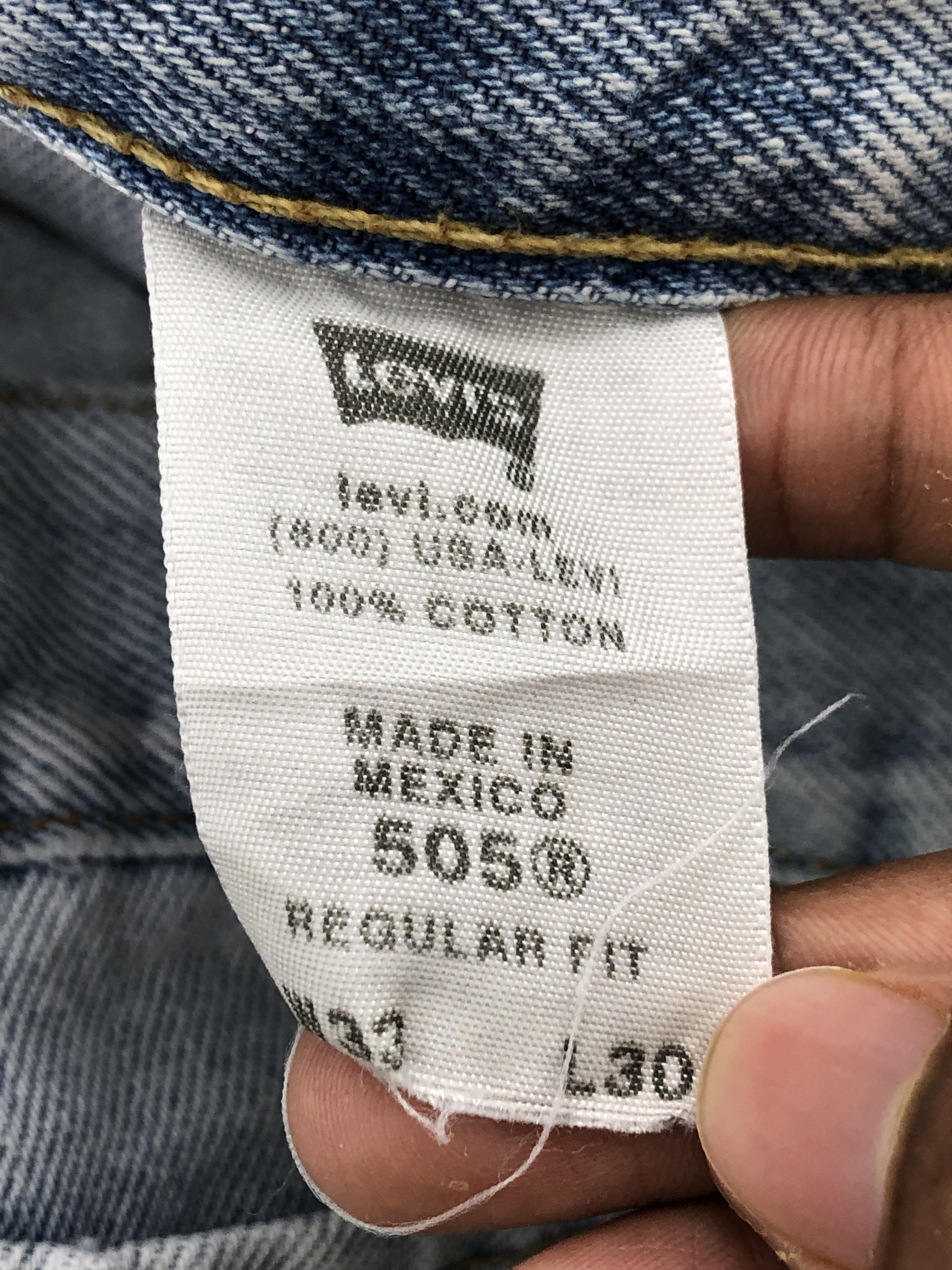 Levi's × Vintage Light Washed Vintage Levis 505 Jeans Size US 33 - 7 Thumbnail