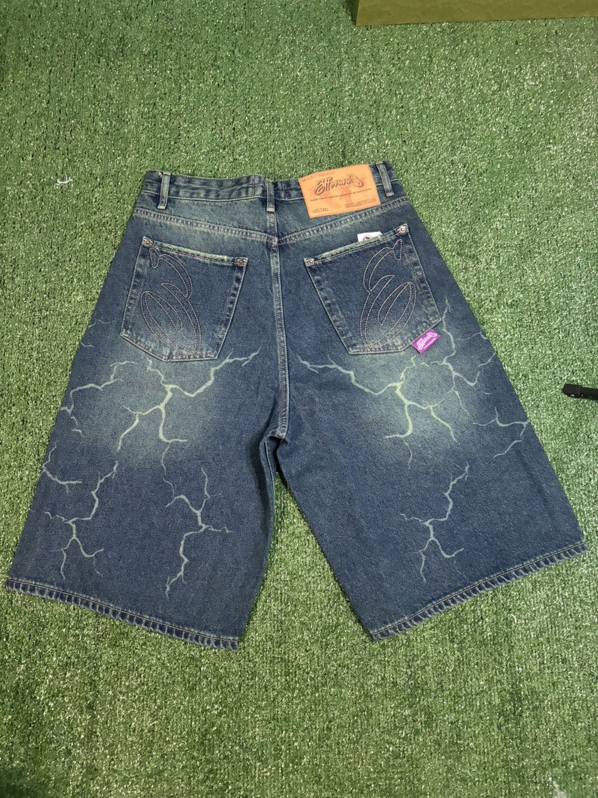 Other Effemme Short Goat Size US 32 / EU 48 - 2 Thumbnail