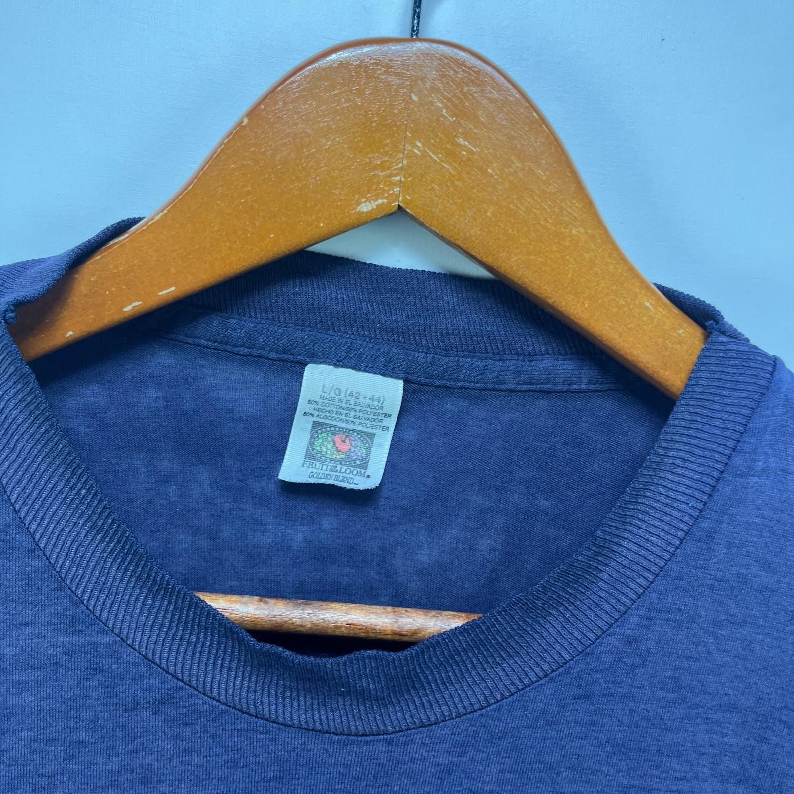 Fruit Of The Loom Vintage 90s Sun faded Blank Pocket T Shirt Large Navy Size US L / EU 52-54 / 3 - 3 Thumbnail