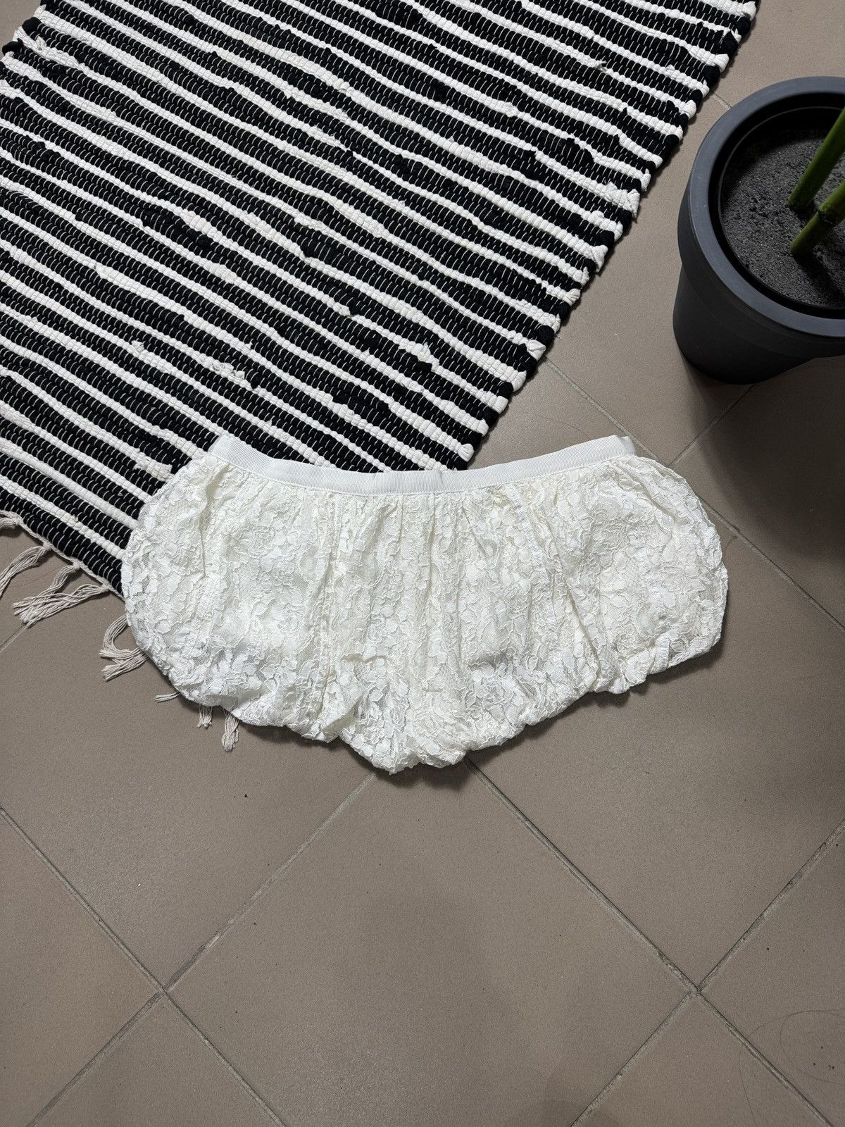 Other VINTAGE KIKIRIKI MASH BALLOON MINI LACE SHORTS Size 30" / US 8 / IT 44 - 7 Thumbnail