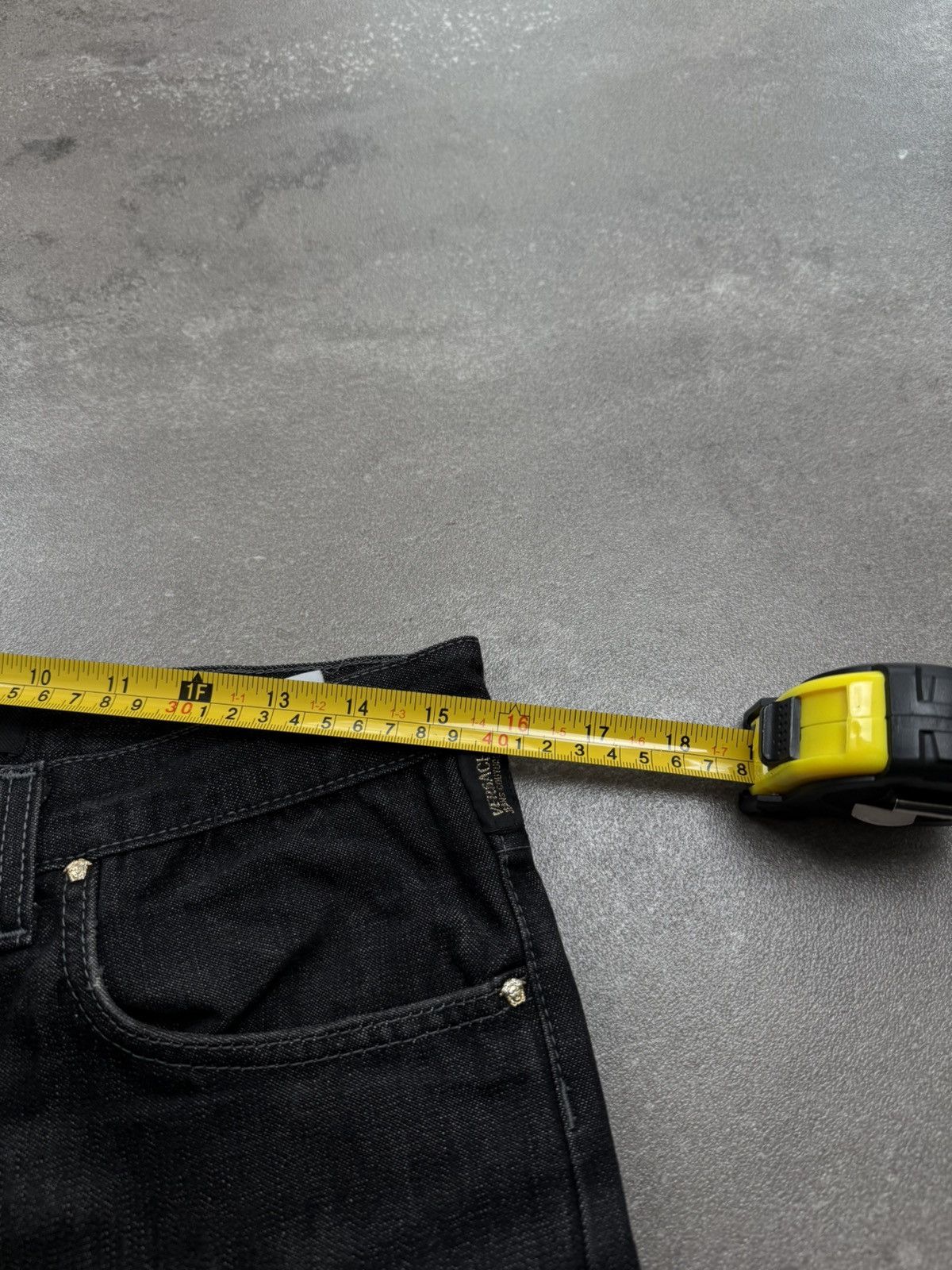 Versace Versace jean vintage 2000s street wear y2k rap hip hop Size US 31 - 11 Thumbnail