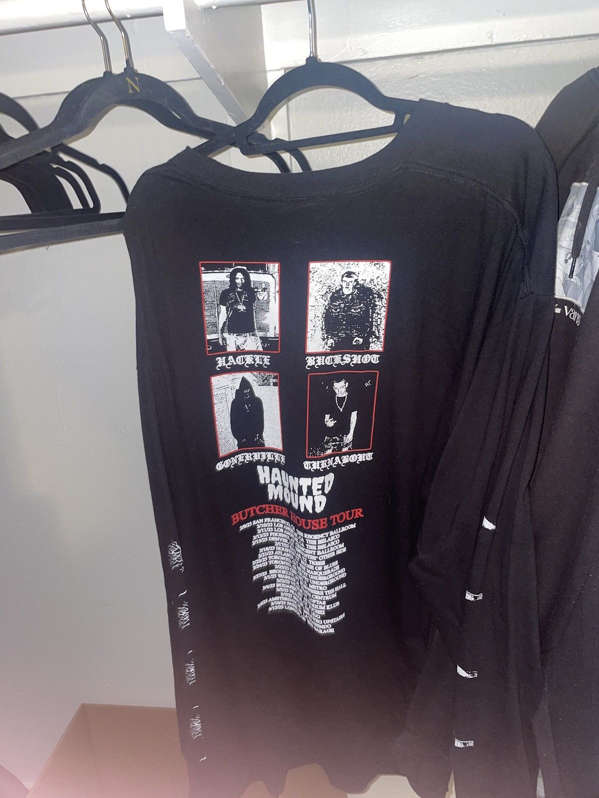 Band Tees Haunted mount butcher house tour long sleeve Size US XXL / EU 58 / 5 - 2 Thumbnail