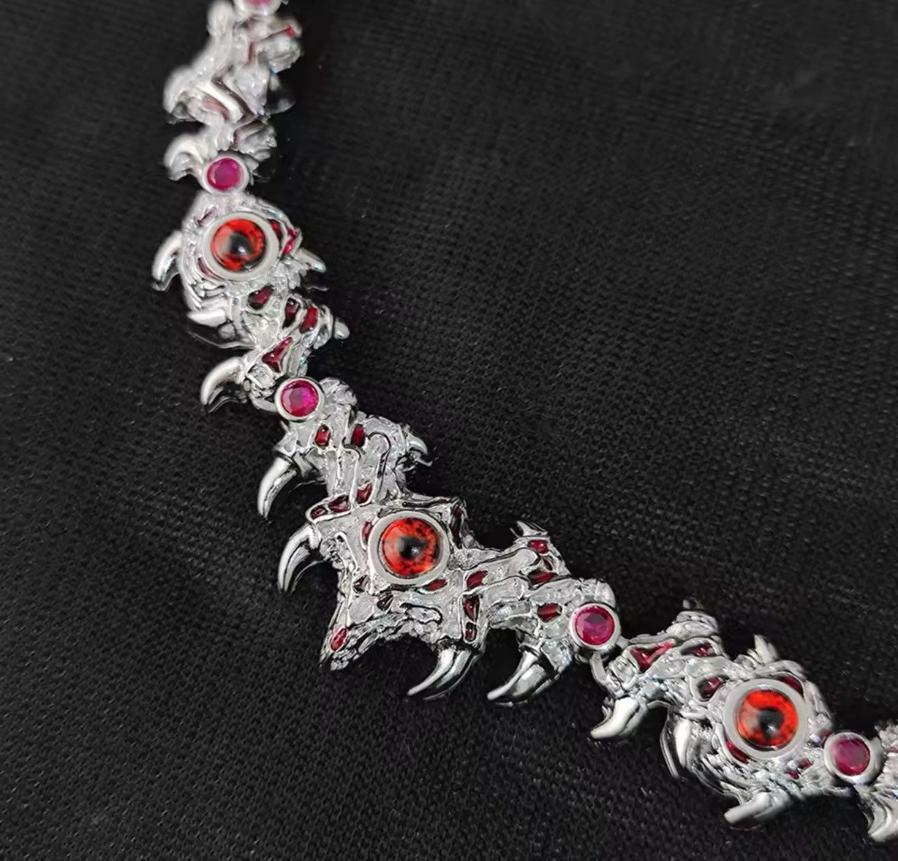 Jewelry Gothic Red Eyes Hip Hop Design Chain Necklace Size ONE SIZE - 4 Thumbnail