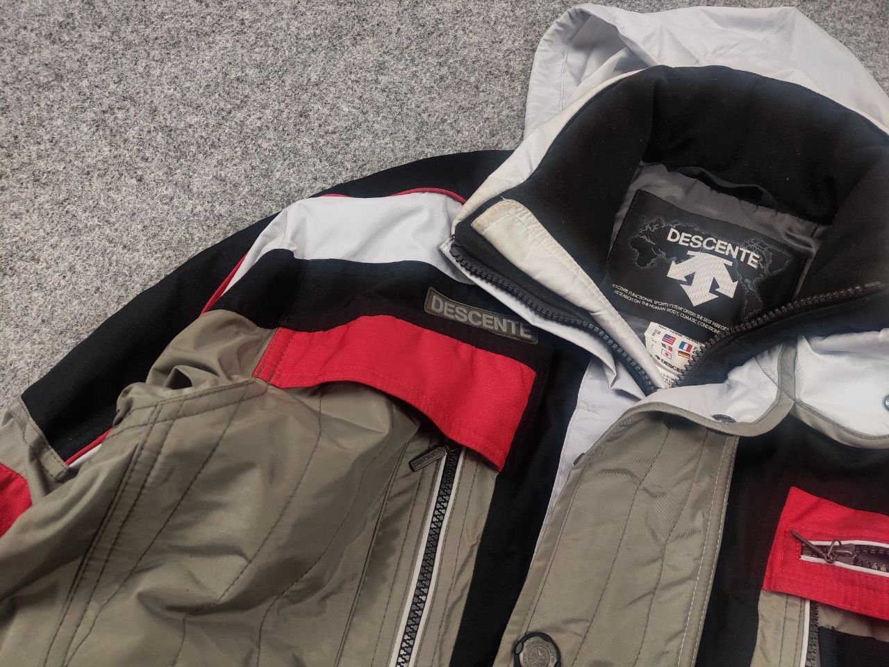 Descente Vintage Descente Airdrive Ski Zipper Hooded Jacket Logo Size US S / EU 44-46 / 1 - 7 Thumbnail