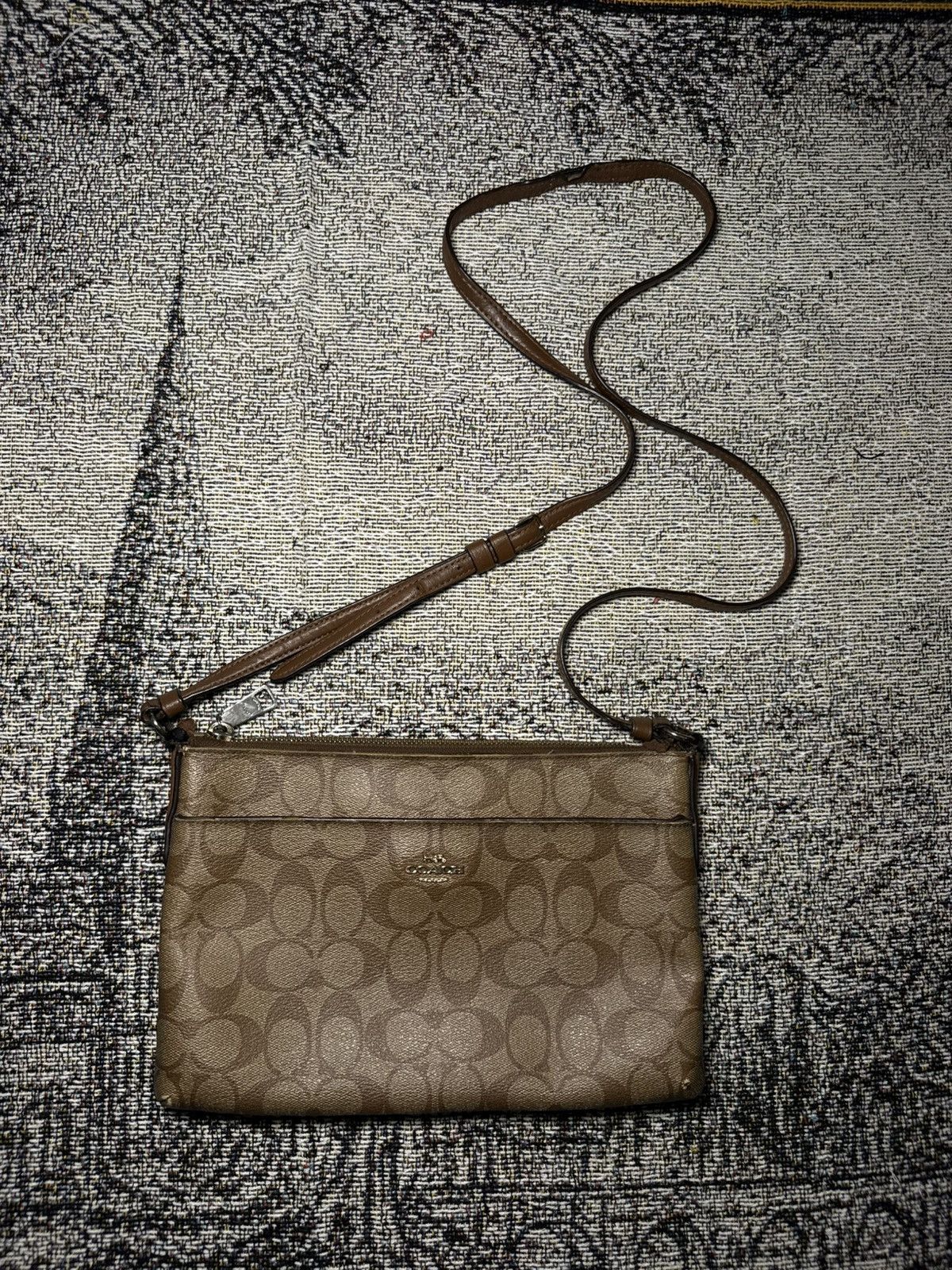 Coach Coach Tan signature pattern crossbody bag Size ONE SIZE - 1 Thumbnail