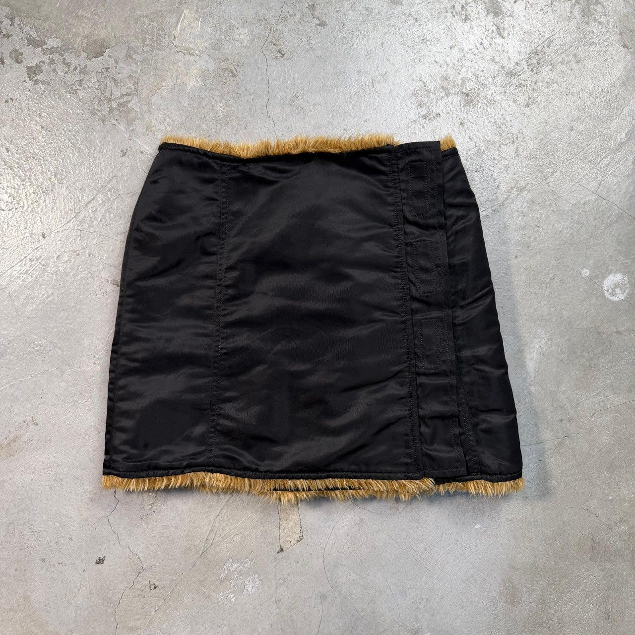 Hysteric Glamour Vintage HYSTERIC GLAMOUR Faux Fur Mini Skirt Size 31" - 10 Thumbnail
