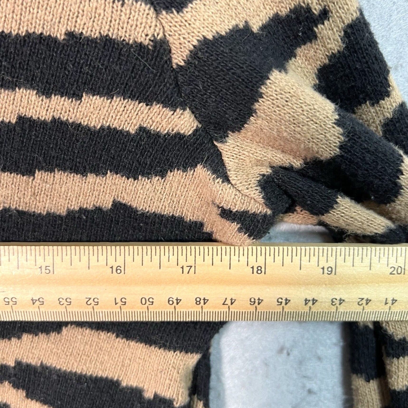 Zara Zara Cardigan Knit Zebra Pattern Sweater Womens Small Beige Black Cotton Blend Size S / US 4 / IT 40 - 2 Thumbnail