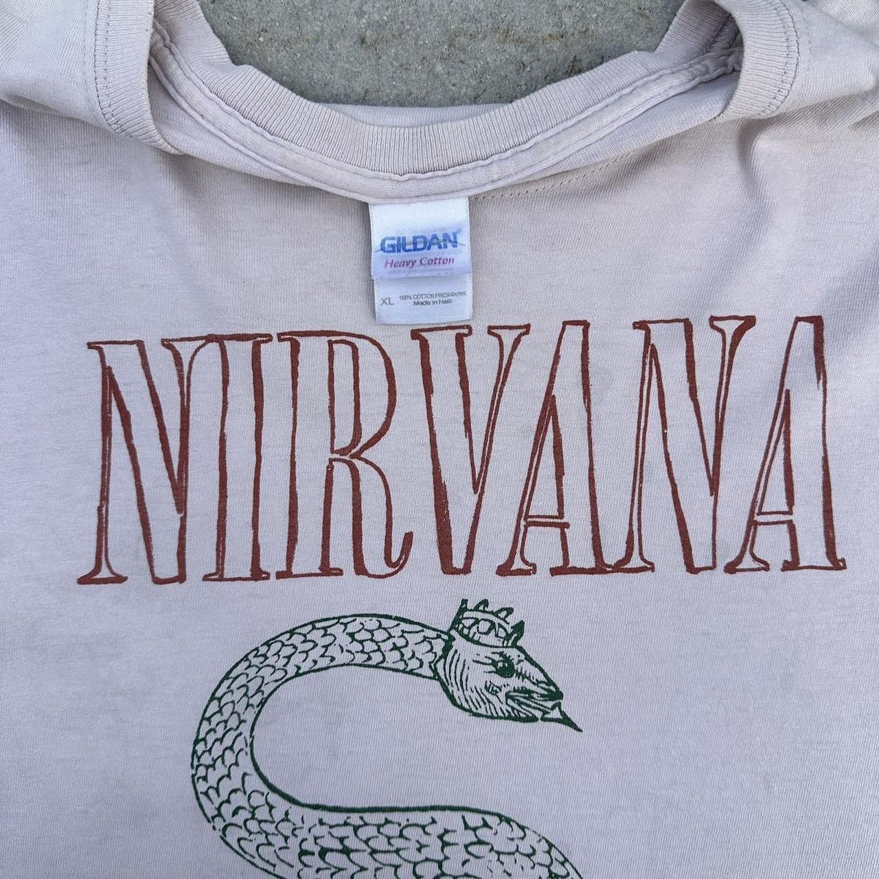Gildan 2011 Vintage Style Nirvana Graphic Band Shirt Size US XL / EU 56 / 4 - 2 Thumbnail