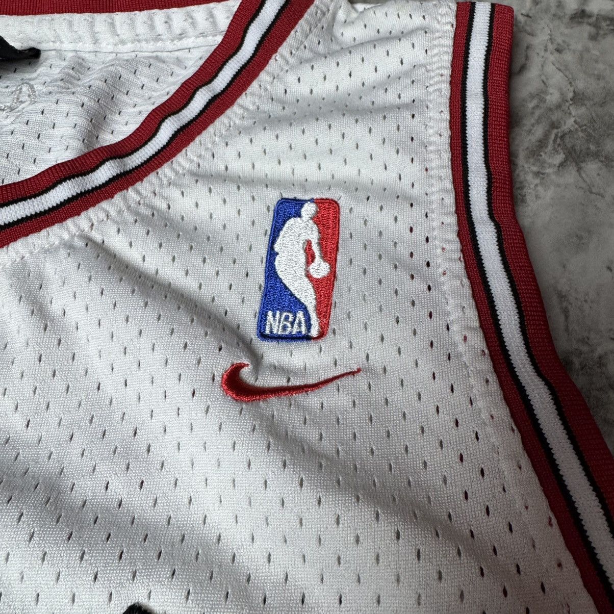 NBA × Nike × Vintage Vintage Nike Chicago Bulls Michael Jordan #23 90s NBA Jersey Size US XL / EU 56 / 4 - 8 Thumbnail