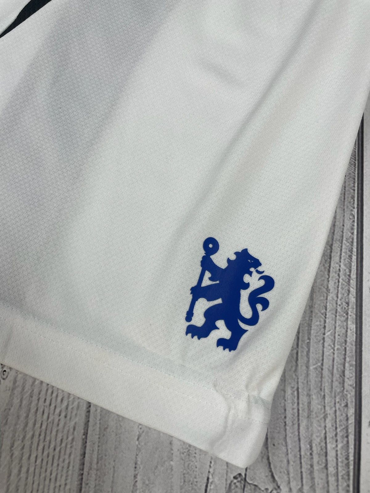 Adidas Vintage adidas Chelsea soccer jersey size L big logo rare Size US L / EU 52-54 / 3 - 7 Thumbnail