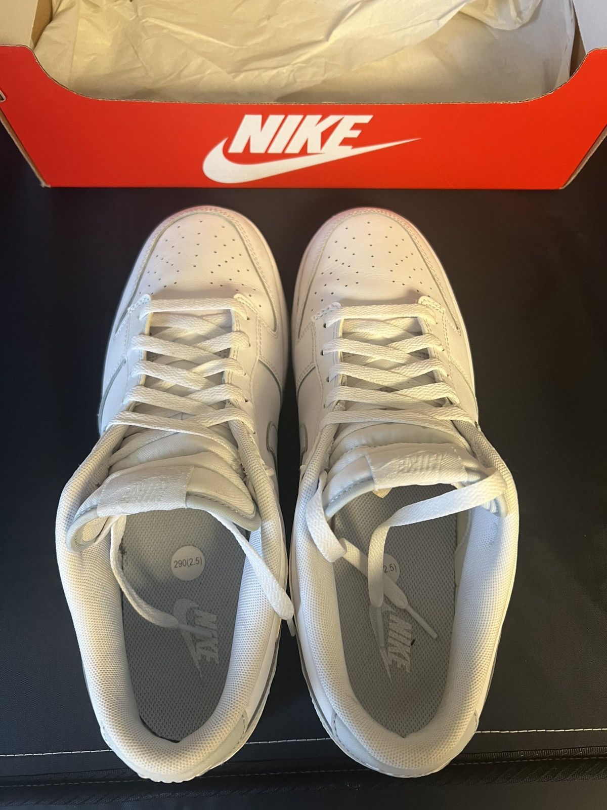 Nike Nike low top dunks Size US 11 / EU 44 - 2 Thumbnail