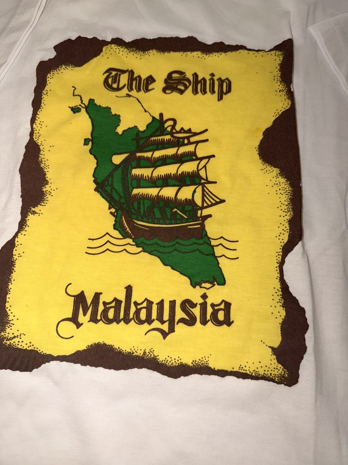 Vintage Y2K Malaysia tee Size US XL / EU 56 / 4 - 3 Thumbnail