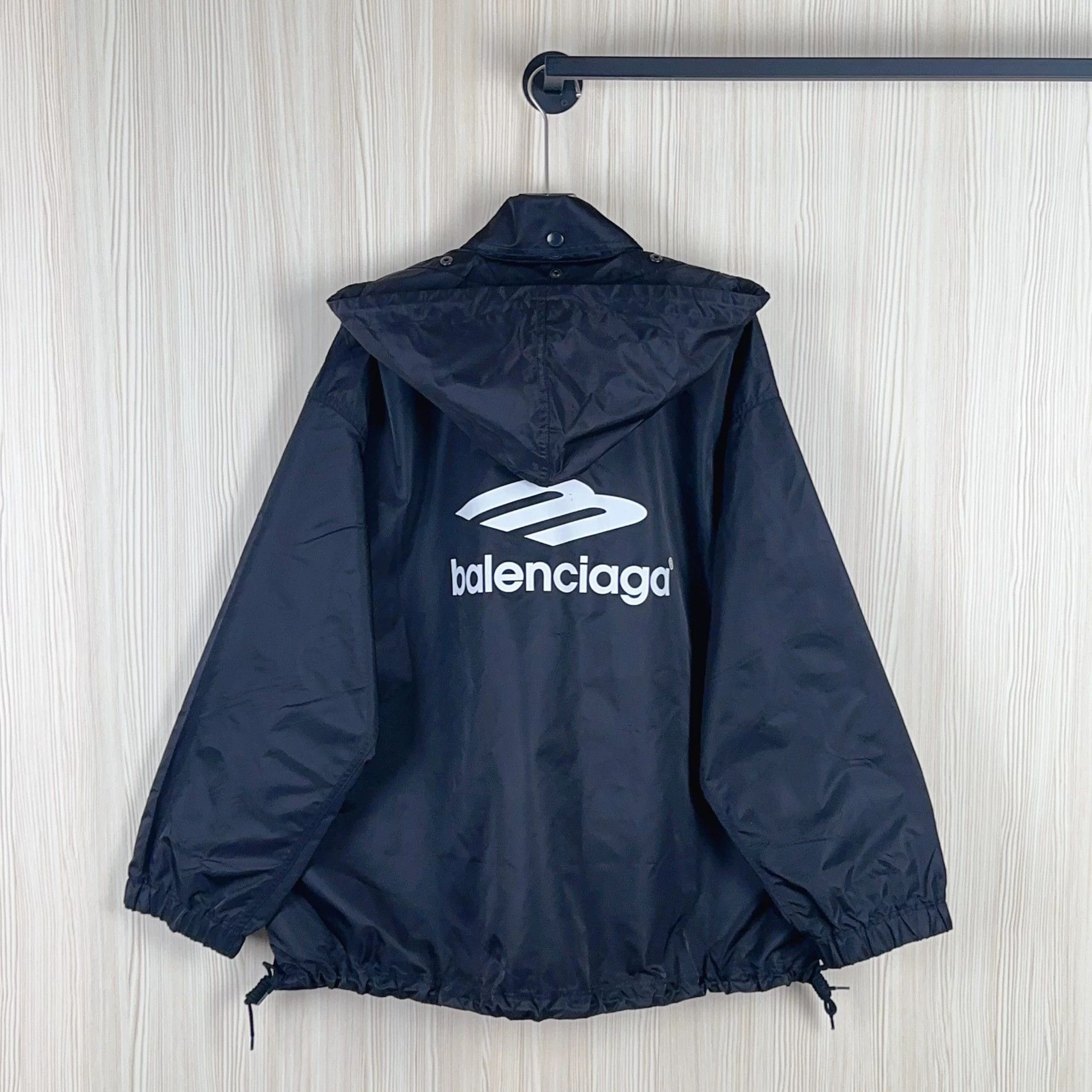Balenciaga Balenciaga Waterproof Hooded Jacket Size 3 Size US L / EU 52-54 / 3 - 2 Thumbnail