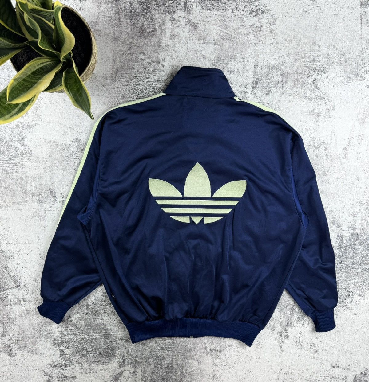 Adidas Adidas Original Y2K Hype Logo Track Activewear Light Jacket Size US S / EU 44-46 / 1 - 13 Thumbnail