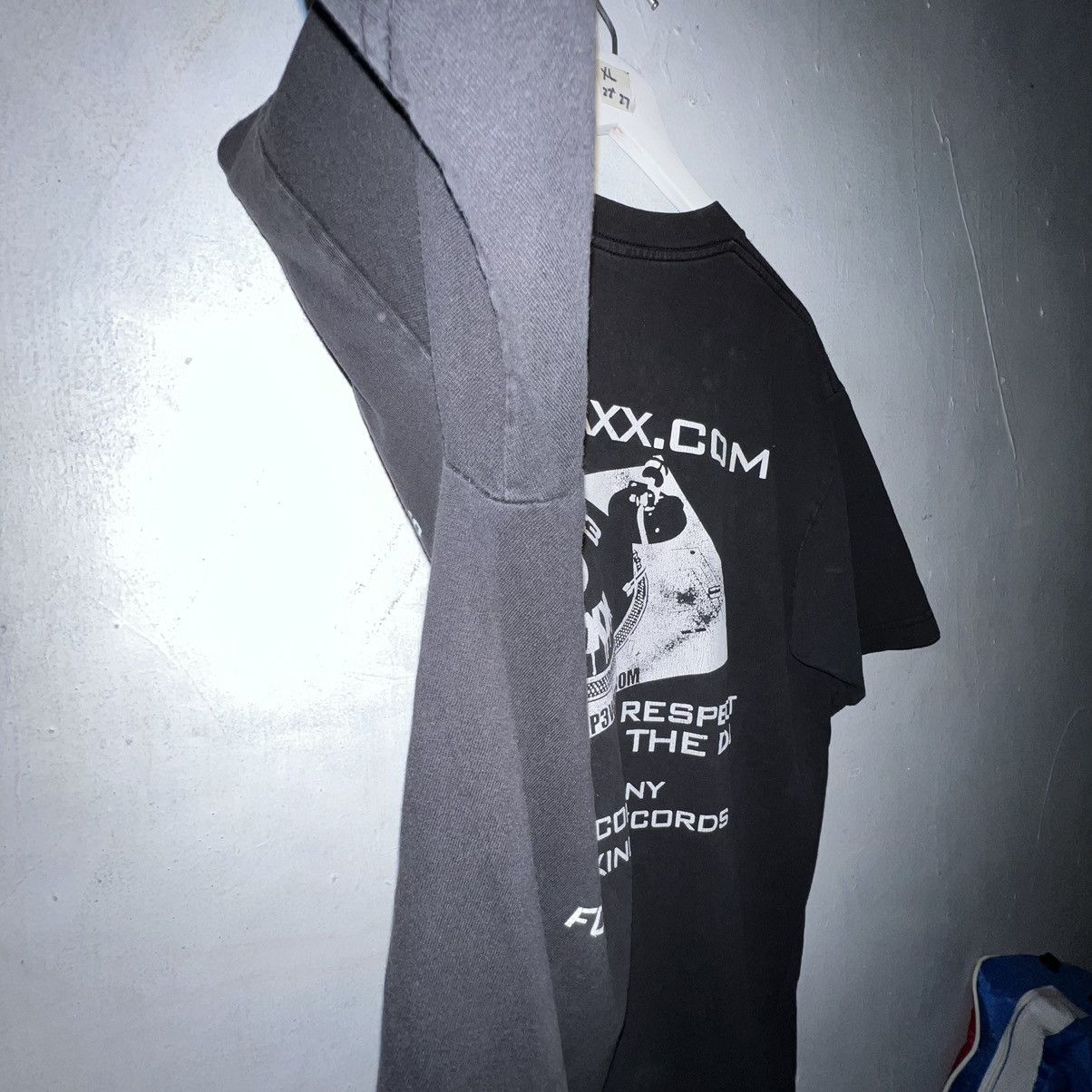 Vintage 22x27 Vintage MP3 WAXX Promo T-Shirt We Break Records XL Size US XL / EU 56 / 4 - 10 Thumbnail