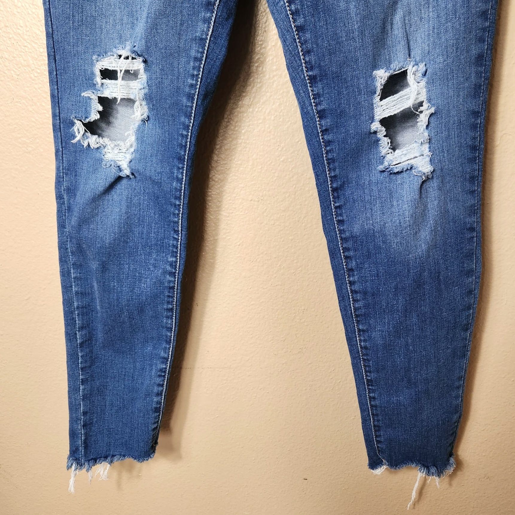 Levi's Levi's Mile High Super Skinny Jeans - Denim Distressed High Rise 30 Womens Blue Regular, 5-Pocket, Belt Loops, Medium Wash Size 30" / US 8 / IT 44 - 2 Thumbnail