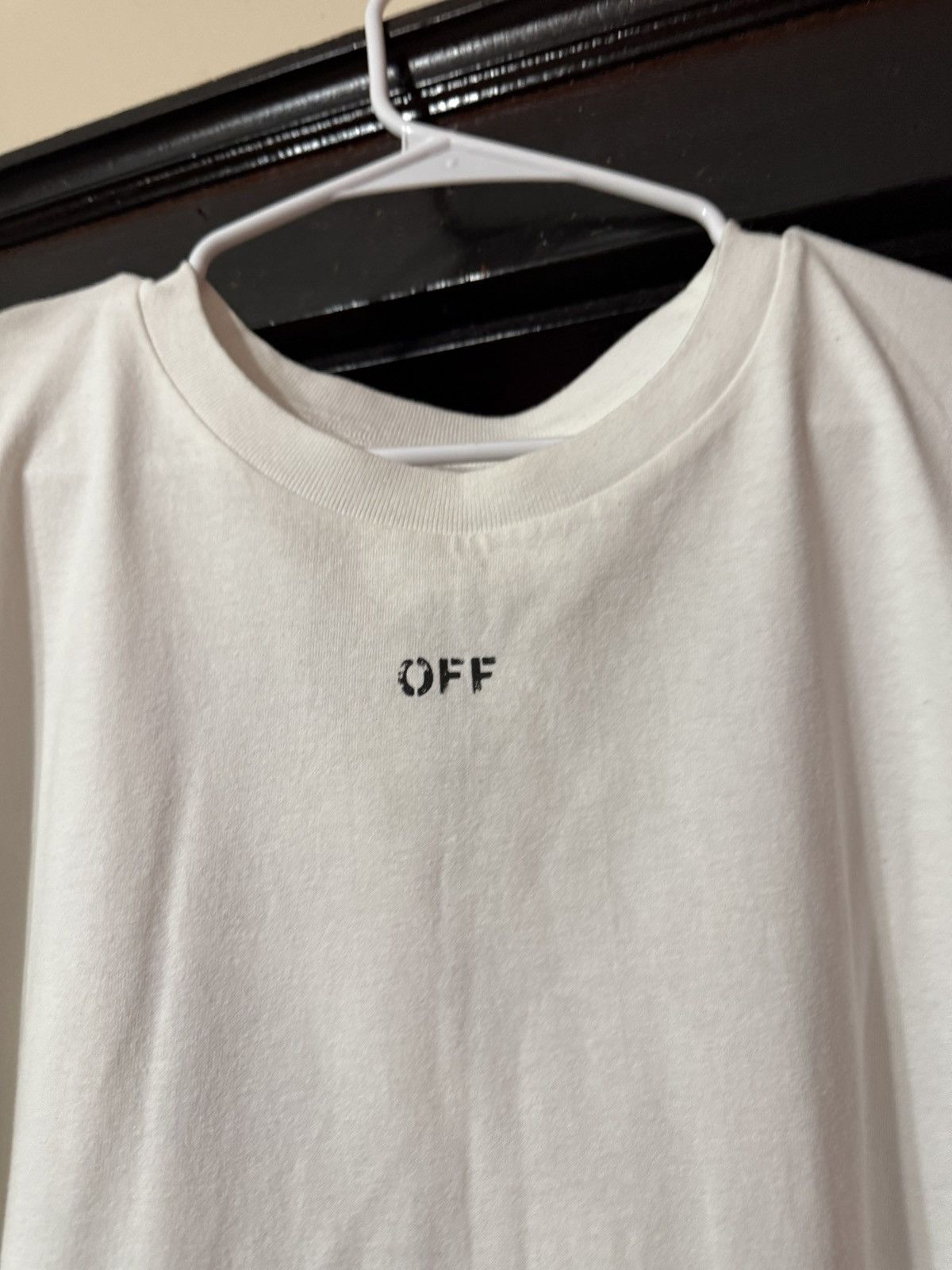 Off-White Off-White Industrial Belt Spray Paint Tee Size XL Size US XL / EU 56 / 4 - 2 Thumbnail