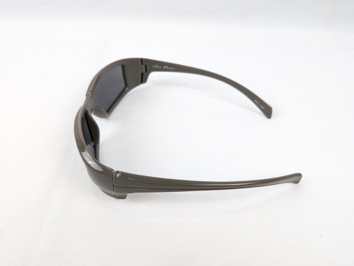 Rick Owens o1rshd1 / DUP / Size: OS / Sunglasses in Dust Grey Size ONE SIZE - 7 Thumbnail