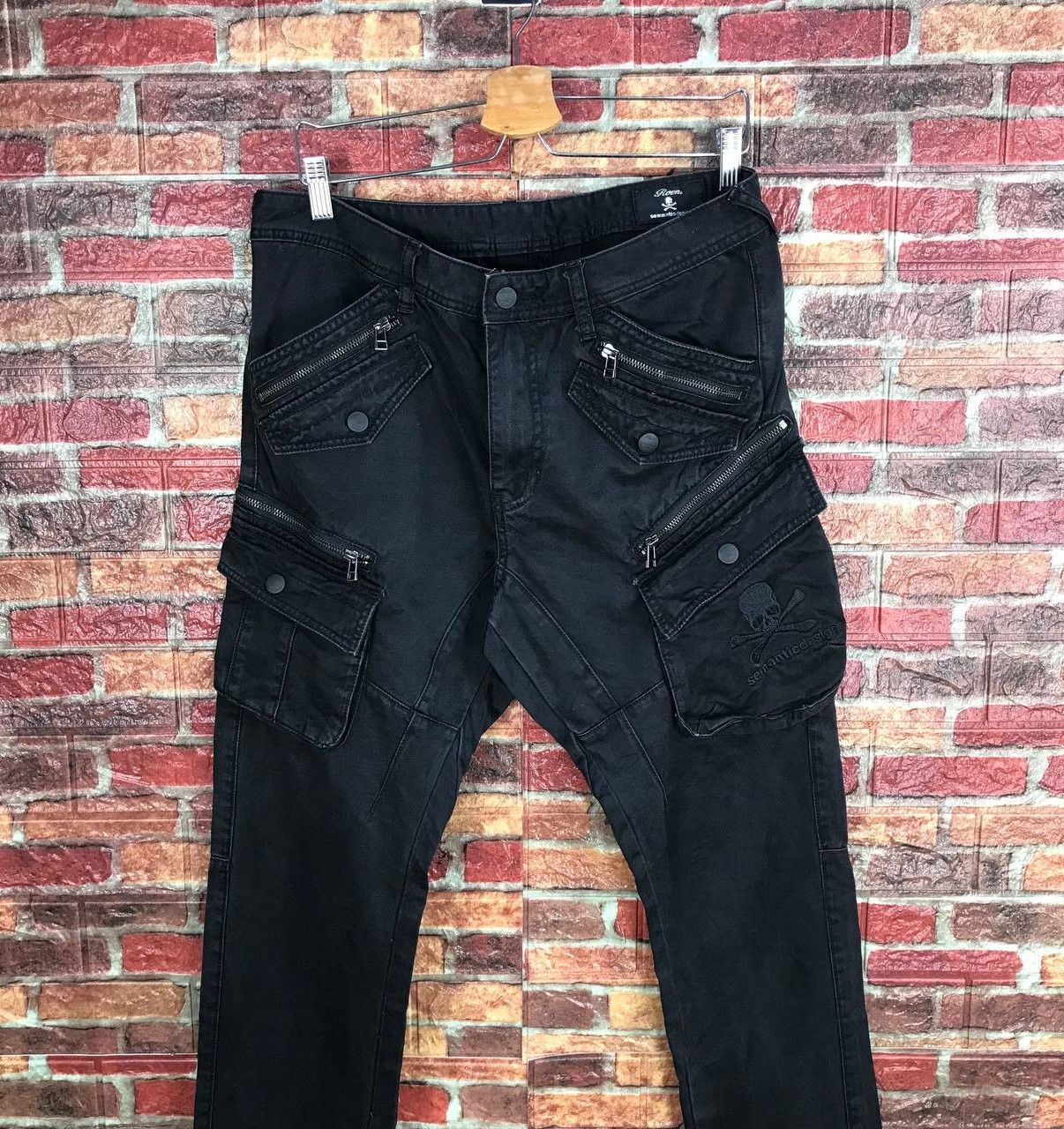Mastermind Japan RARE ROEN X SEMANTIC MASTERMIND SKULL FADED BLACK CARGO Size US 31 - 7 Thumbnail