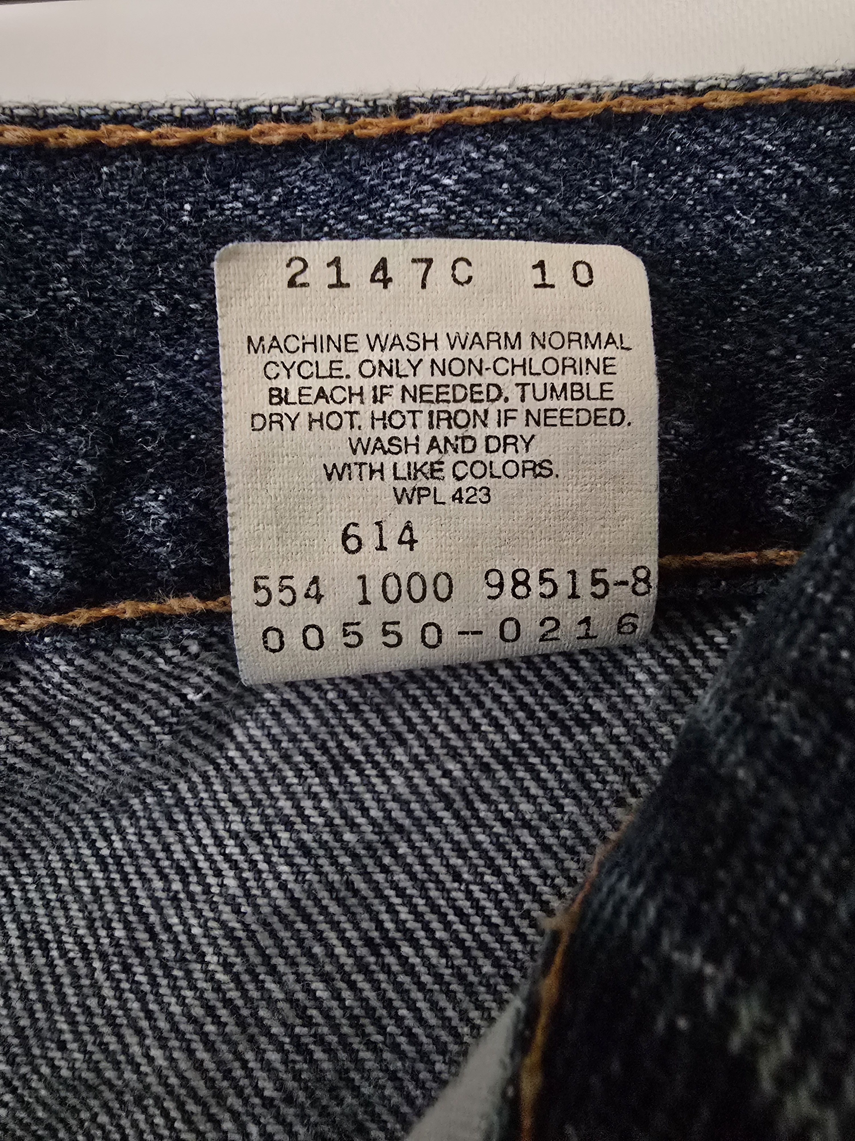 Levi's VINTAGE 1994 MEN'S 550 DARK WASH DENIM JEANS Size US 36 / EU 52 - 7 Thumbnail