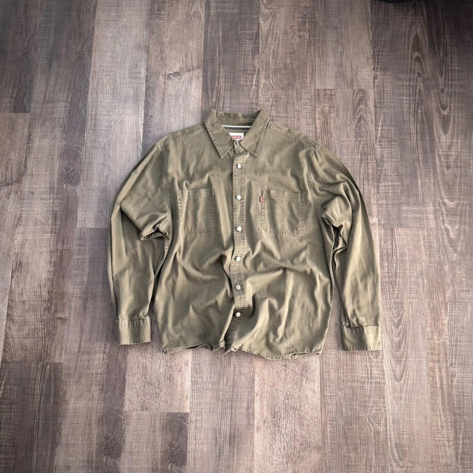 Levi's LEVIS • Classic 2 Pocket L/S Button Up Shirt "Green" (XL) Size US XL / EU 56 / 4 - 1 Thumbnail