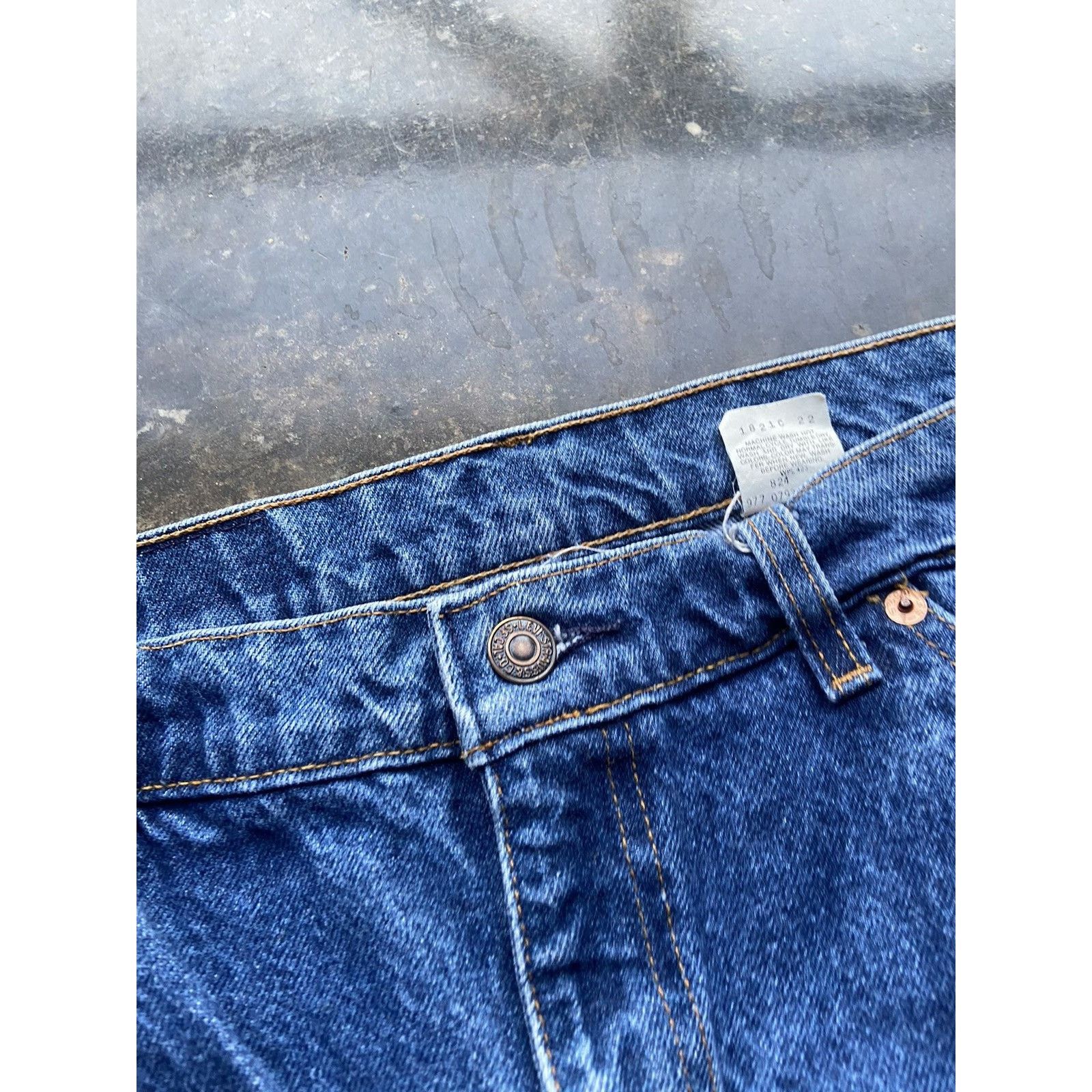 Levi's × Vintage Crazy Vintage Baggy Levis Orange Tab 505 Blue Jeans Size US 40 / EU 56 - 2 Thumbnail