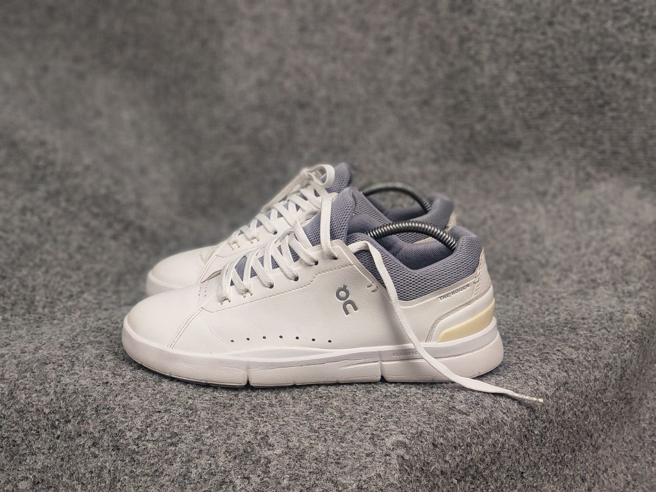 On On The Roger on cloud swiss Advantage Lilac Sneakers Shoes Size US 9.5 / IT 39.5 - 8 Thumbnail