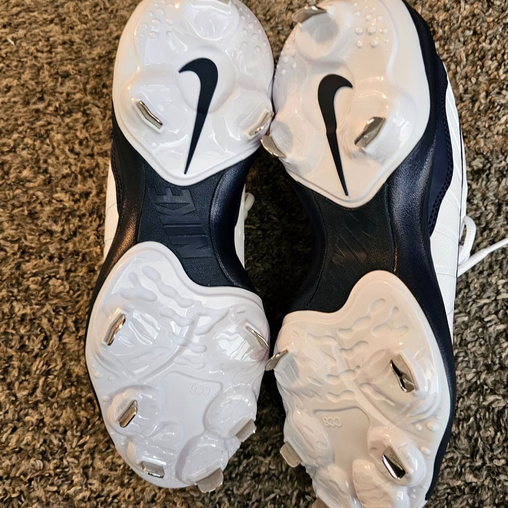 Nike Nike Alpha Huarache Varsity 4 Low Men’s 7.5 Baseball Cleats White Navy DJ6516-103 Size US 8 / EU 41 - 6 Thumbnail